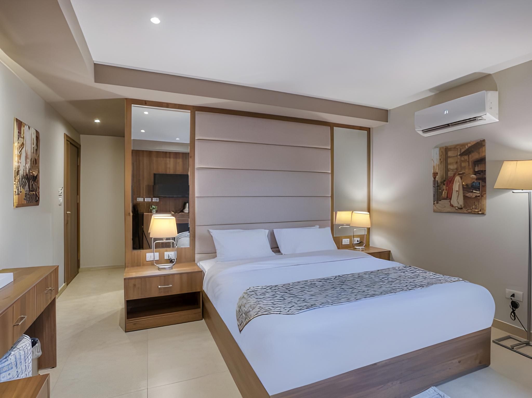 Double Room Pyramids View