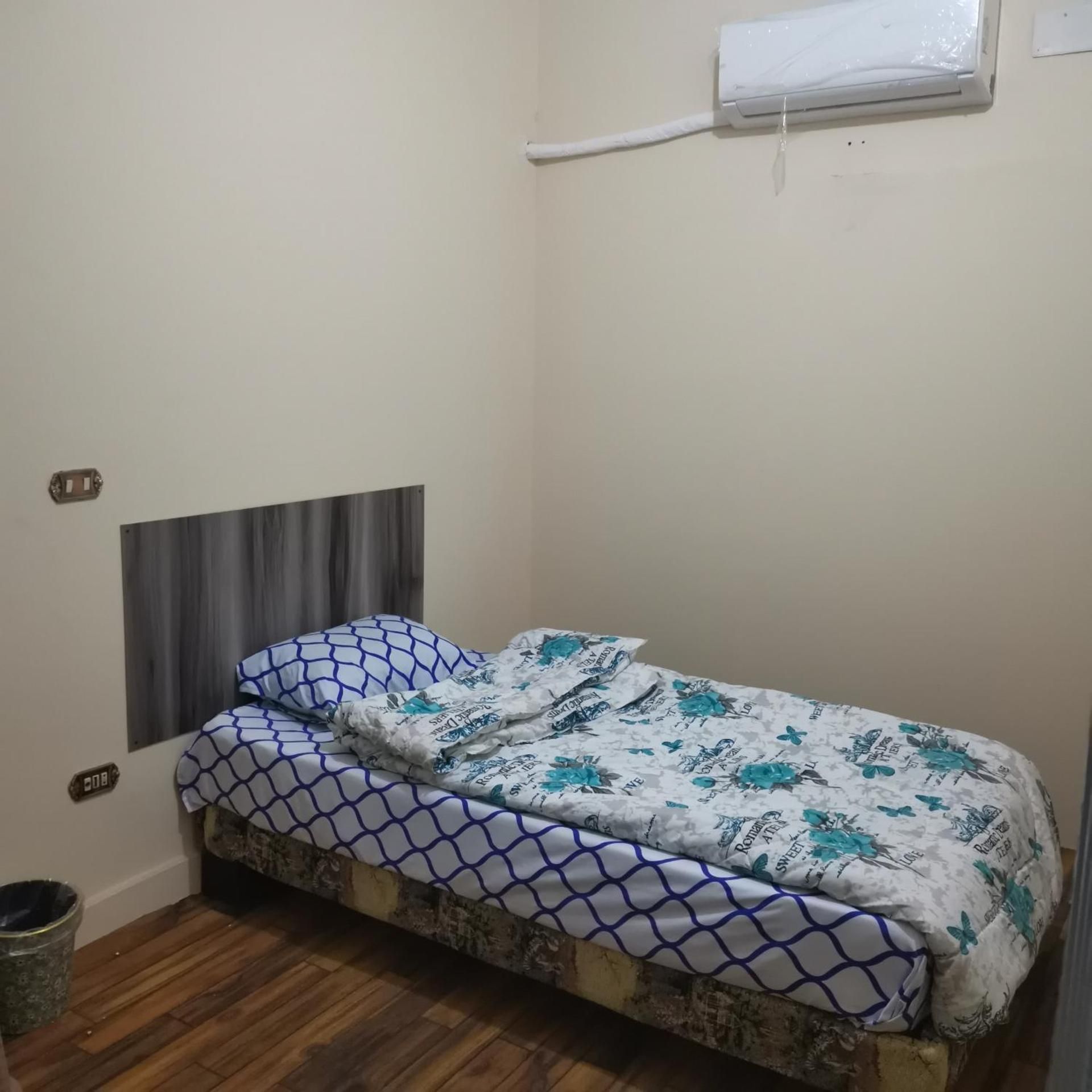 Single Room with Private External Bathroom