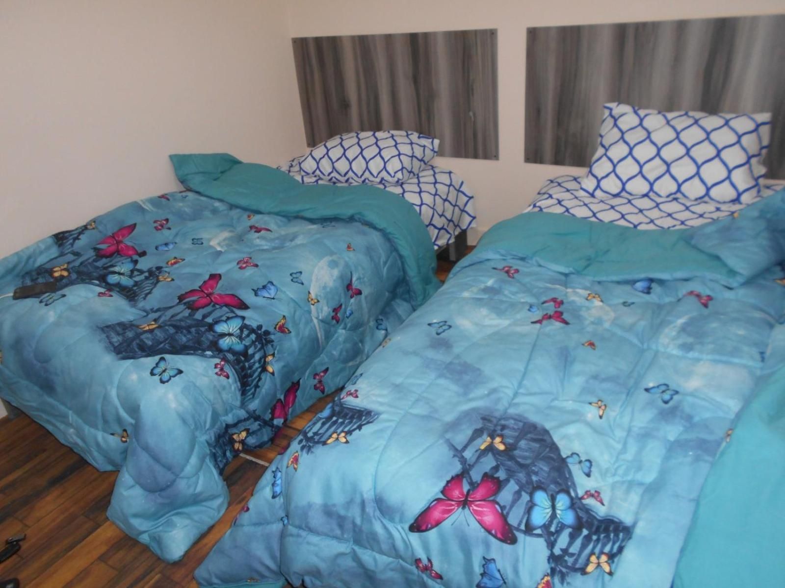 Twin Room with Private External Bathroom