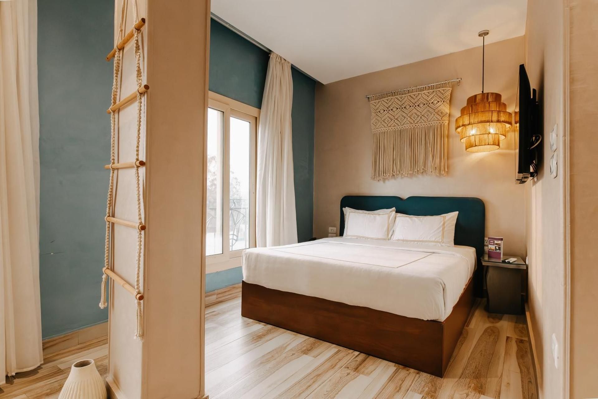 Superior King Suite