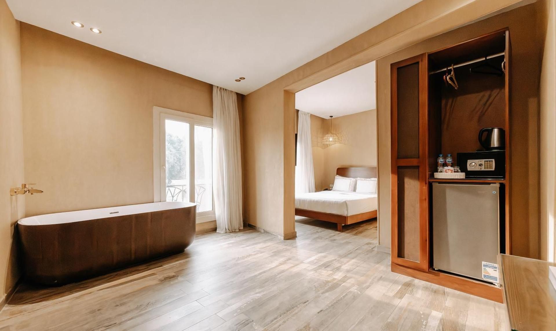 Superior King Suite