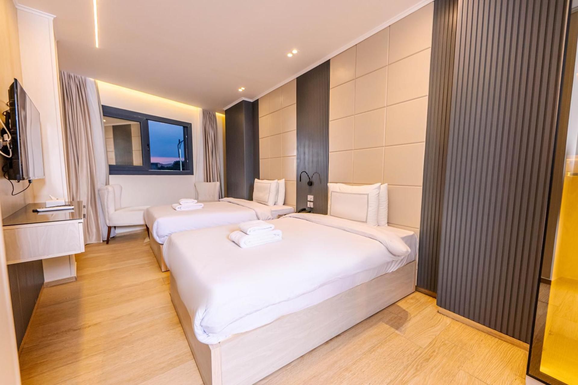 Deluxe Twin Room