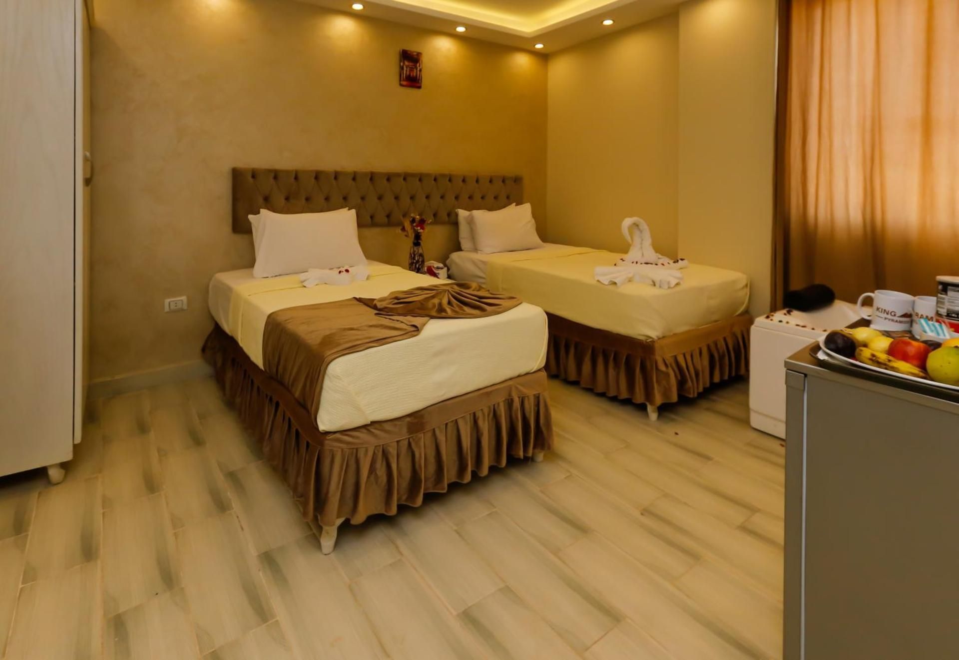 Double Room with Jacuzzi and Pyramids View
