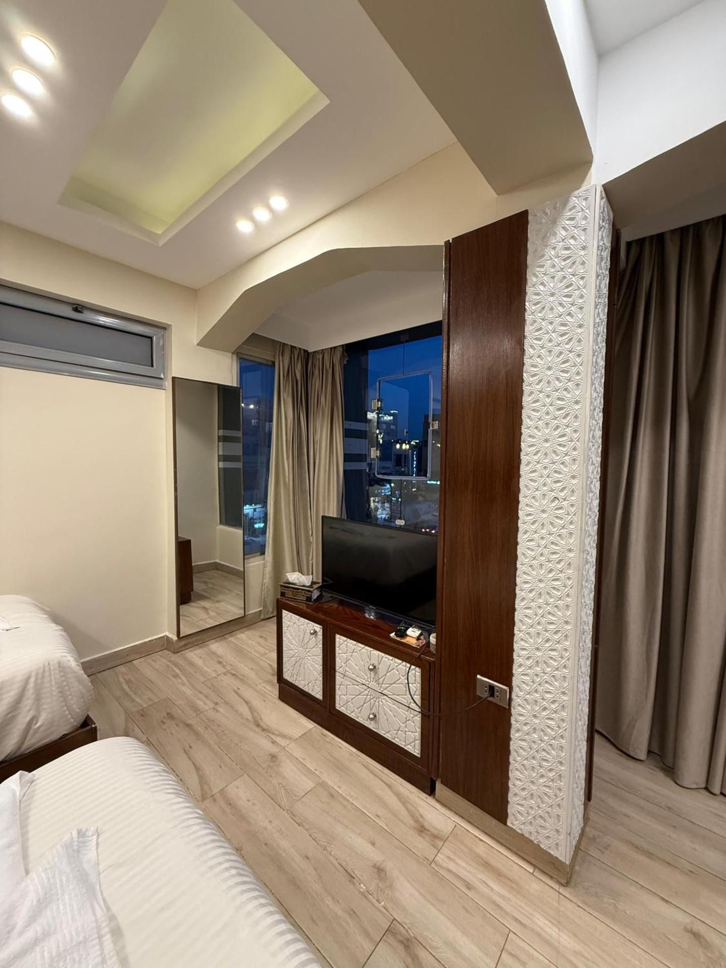 Deluxe Double or Twin Room with pyramids View