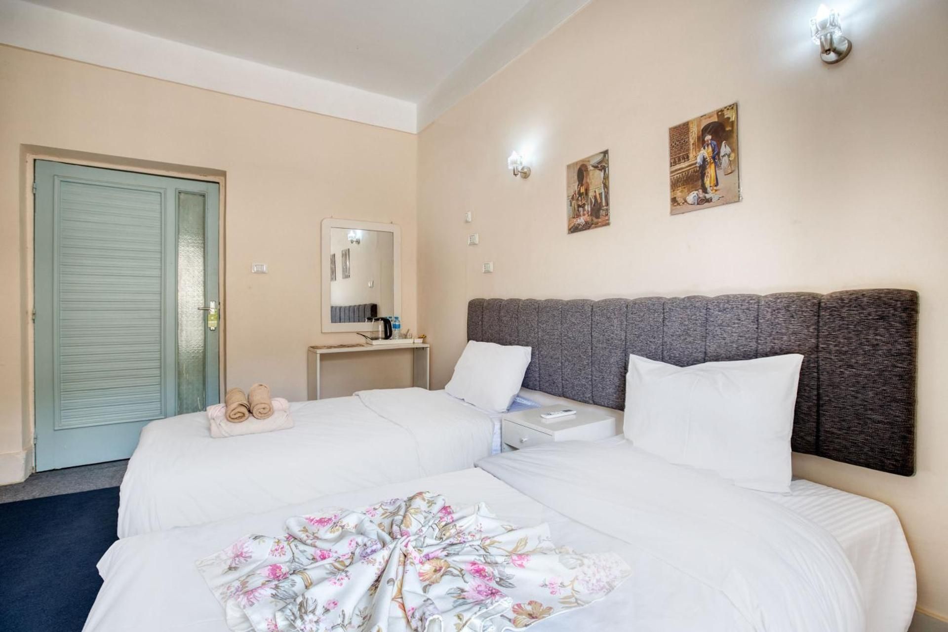 Deluxe Double or Twin Room with Balcony - Pyramids View