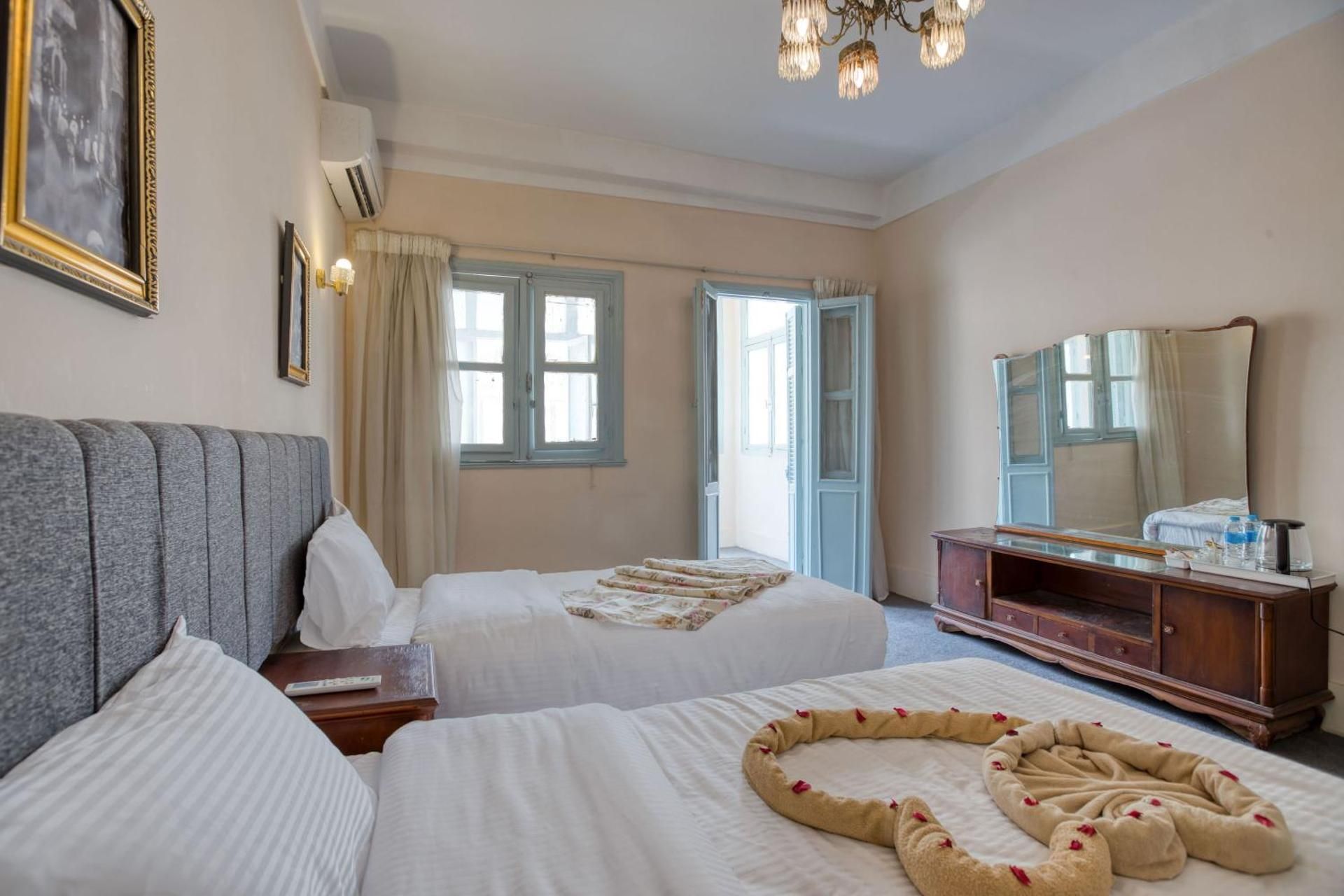 Suite with Terrace - Pyramids View