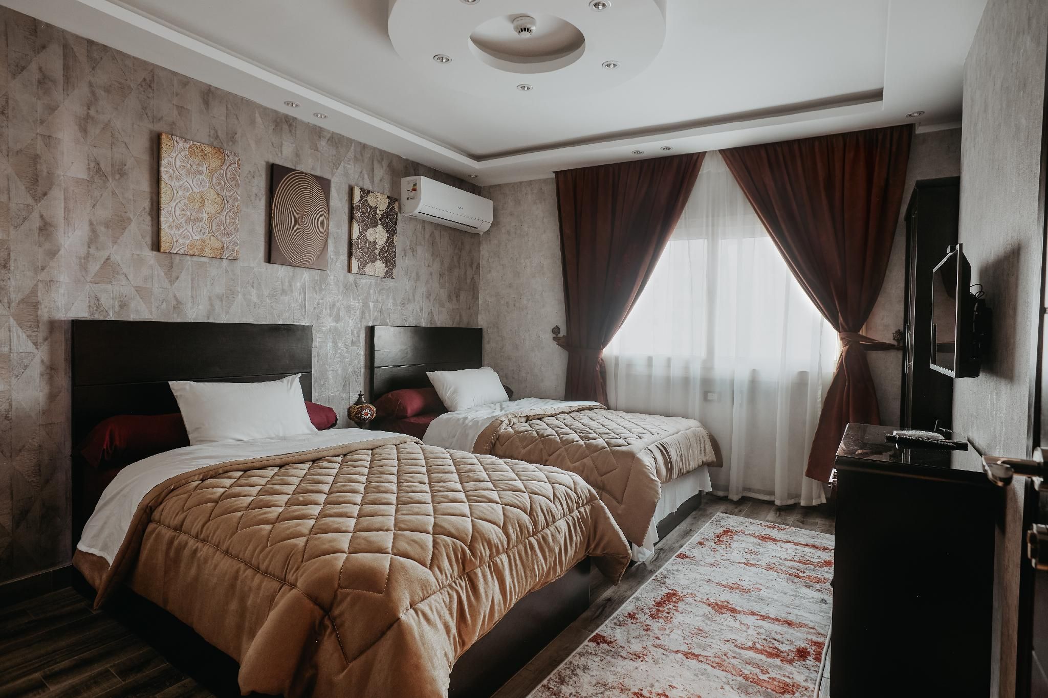 Single Room with Private Bathroom (ensuite)