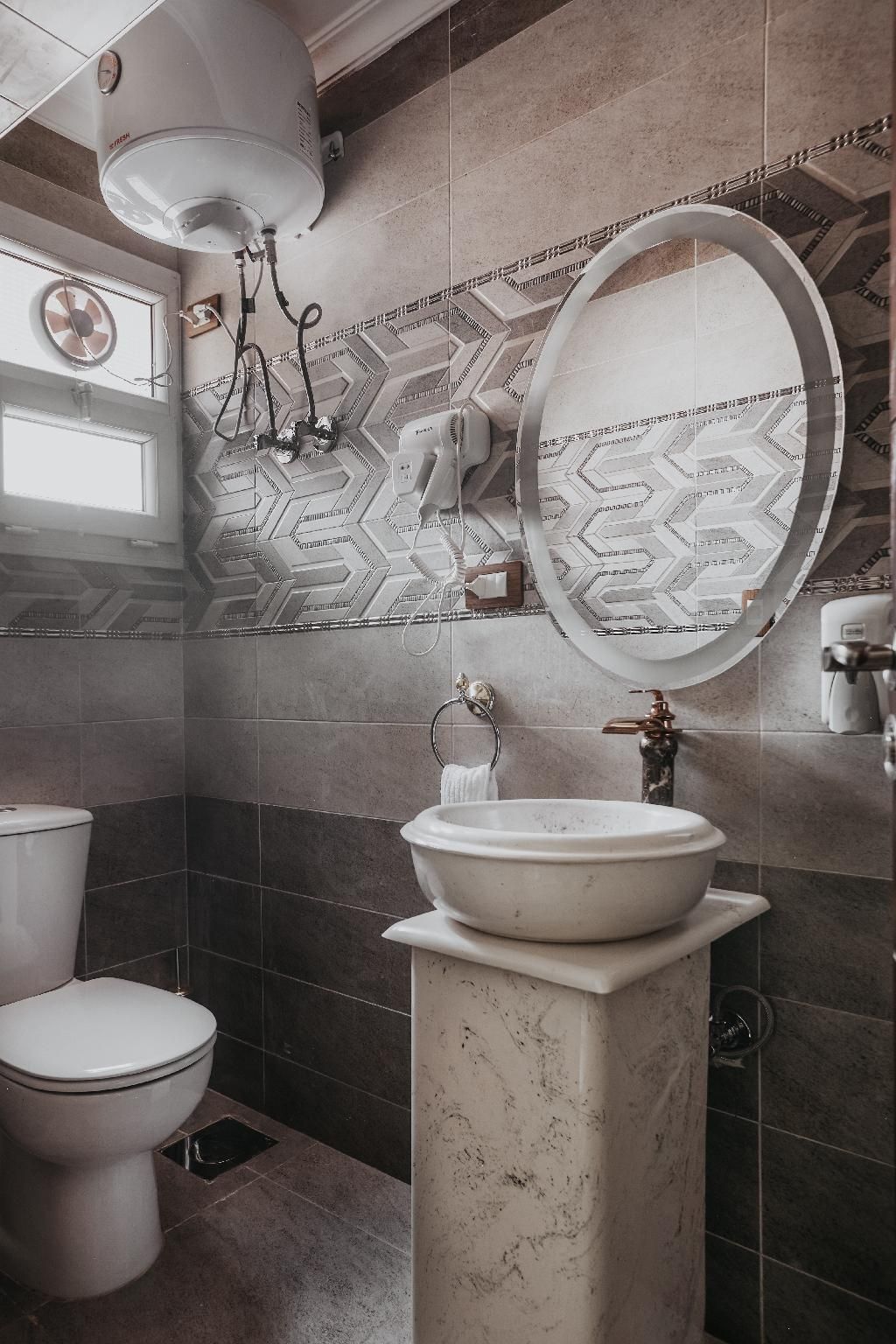 Single Room with Private Bathroom (ensuite)