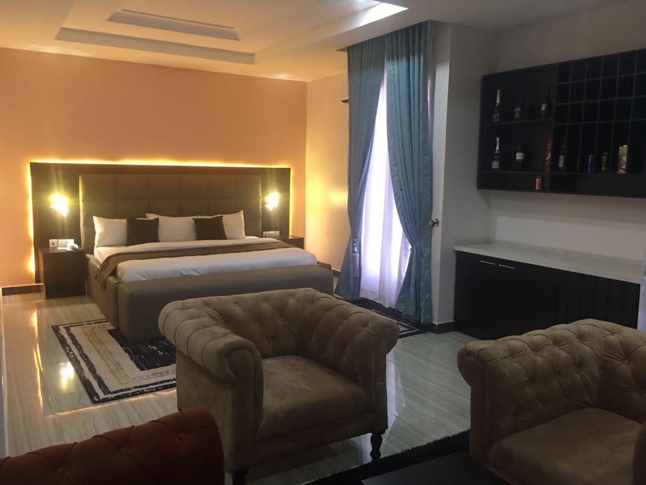 Luxury Suite