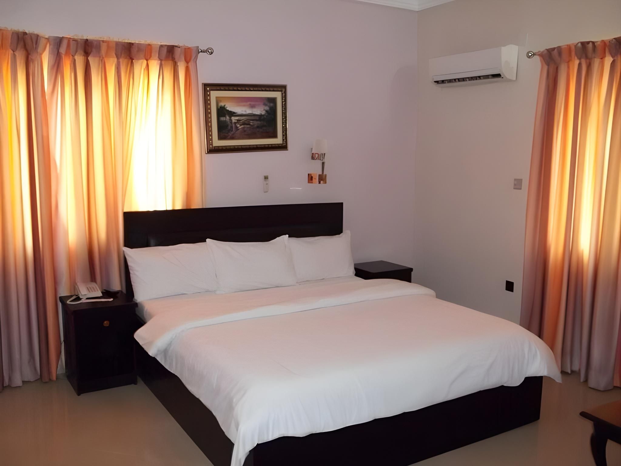 Deluxe Room with Air Conditioning