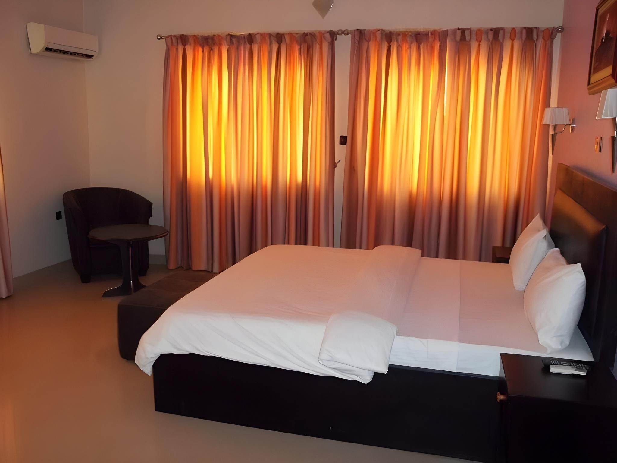 Signature Suite