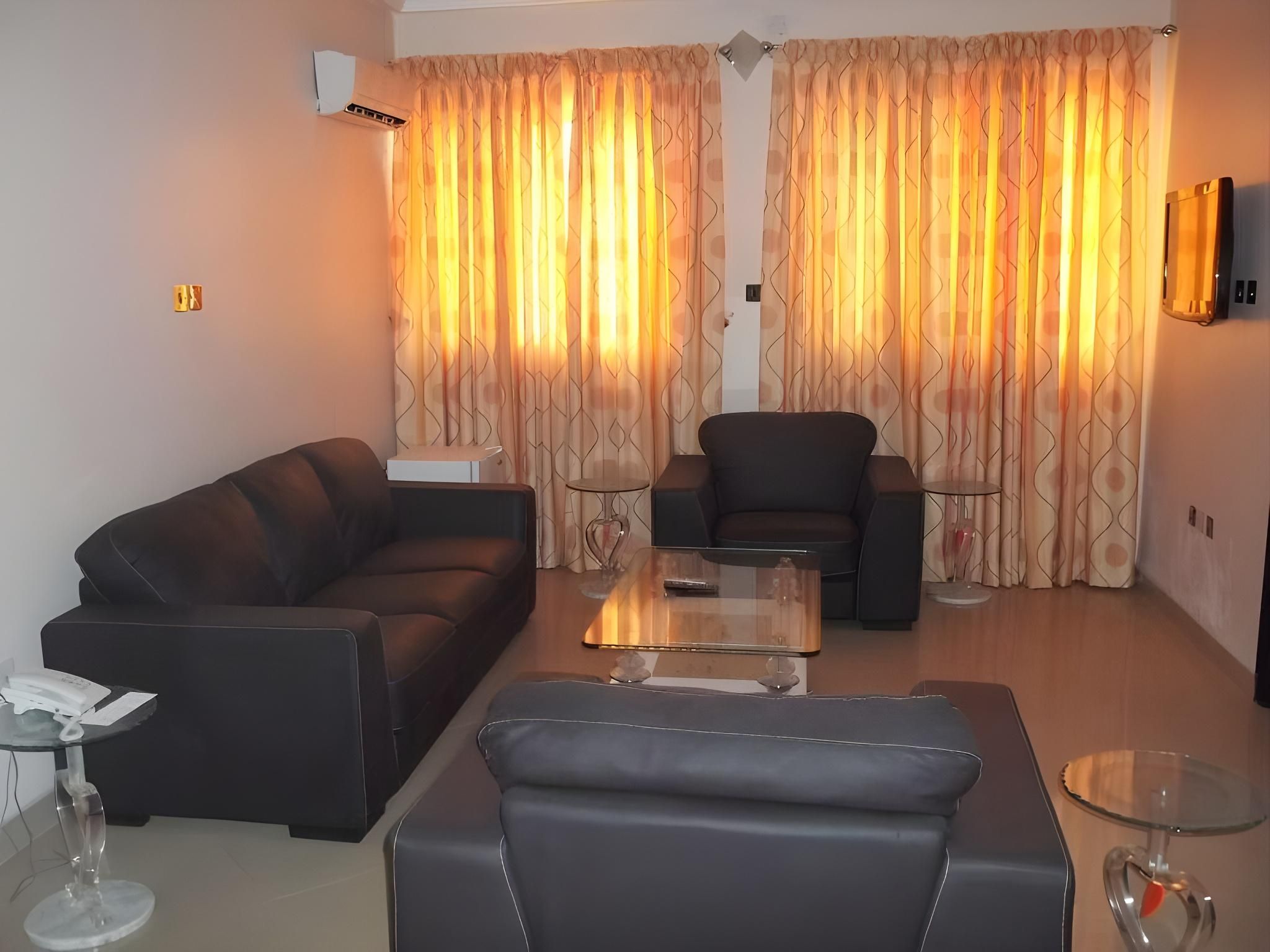 Signature Suite