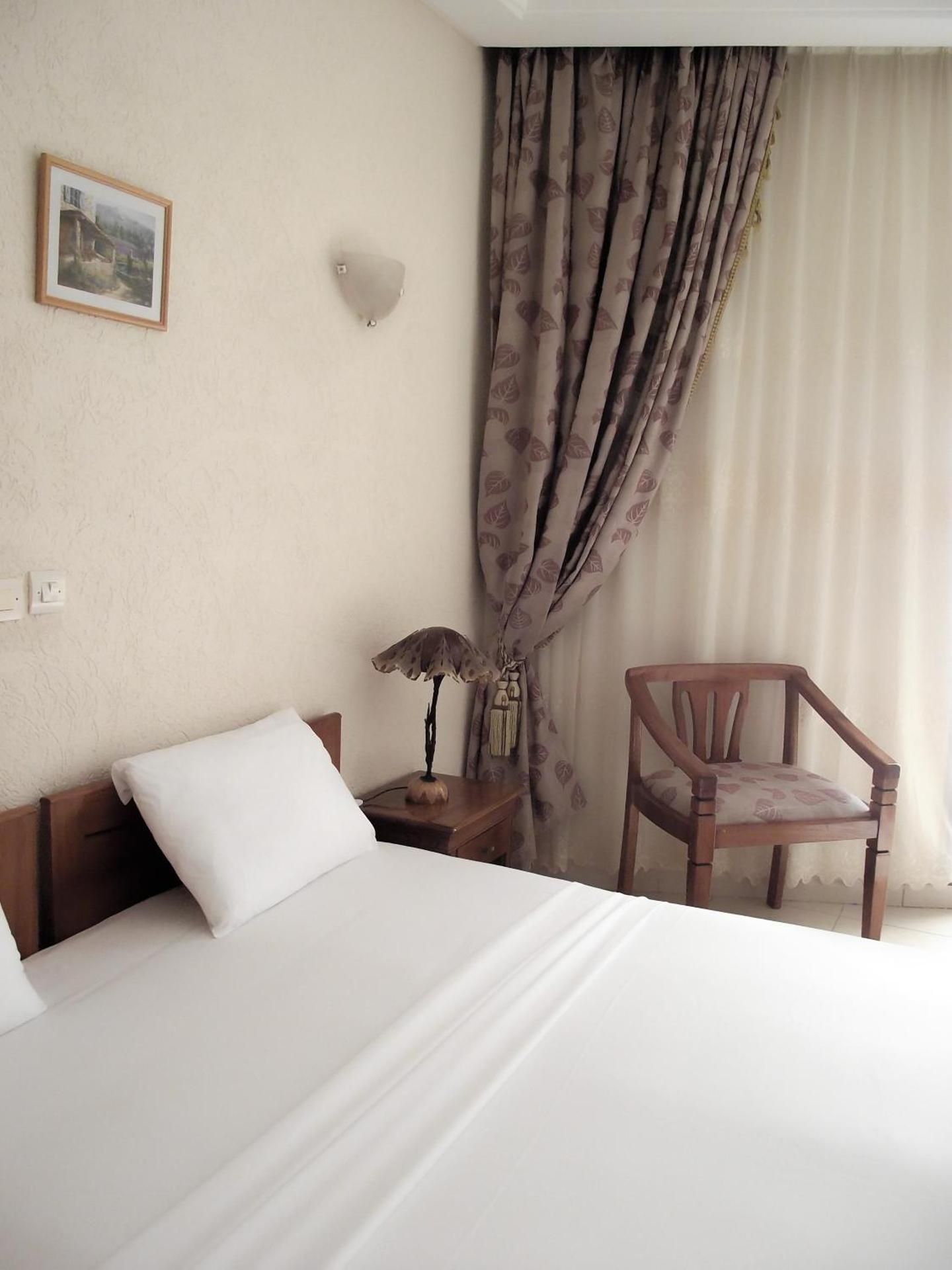 Hotel Ghis Palace Standard Room