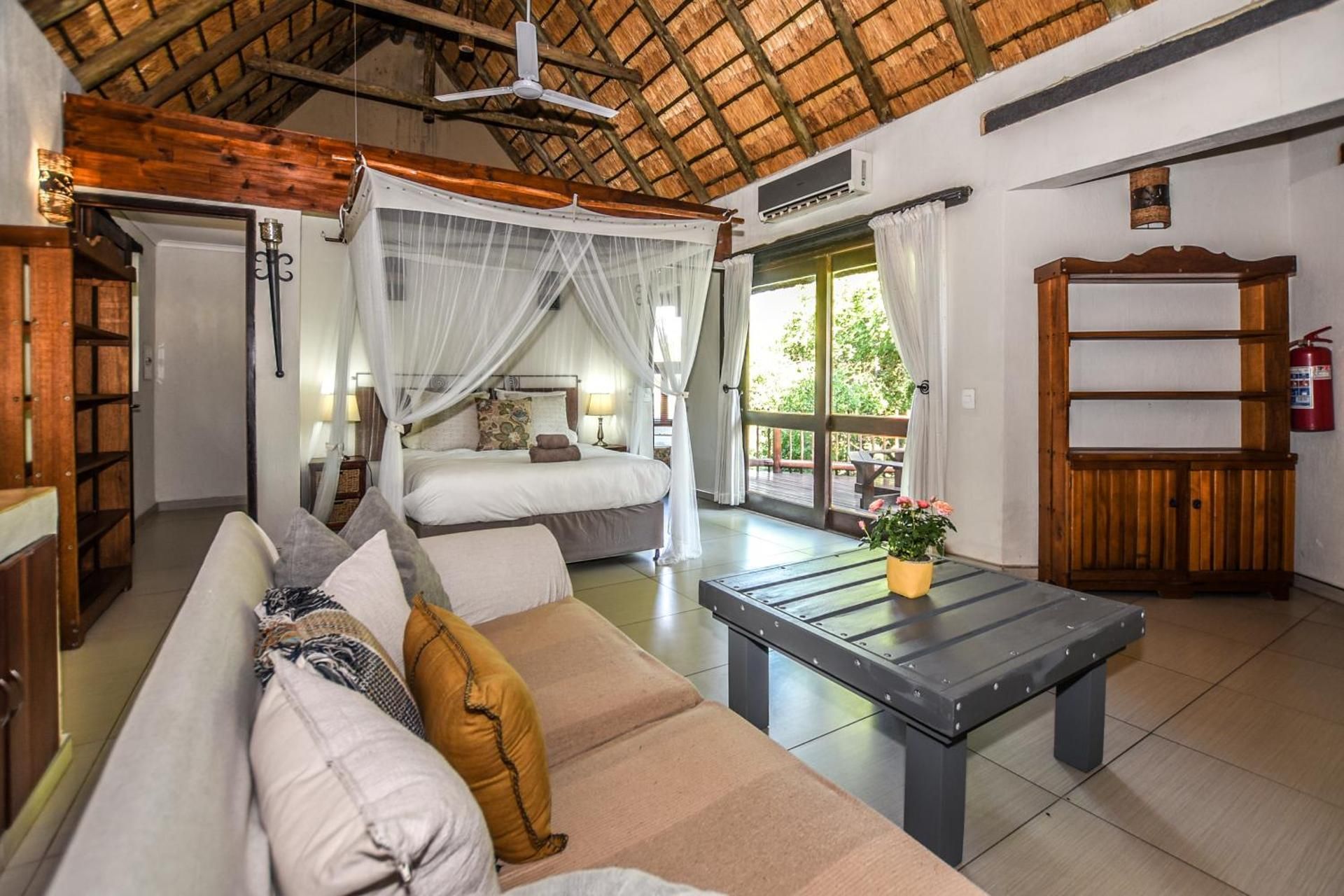 Leopard's Lair Bush Lodge Deluxe Double Room