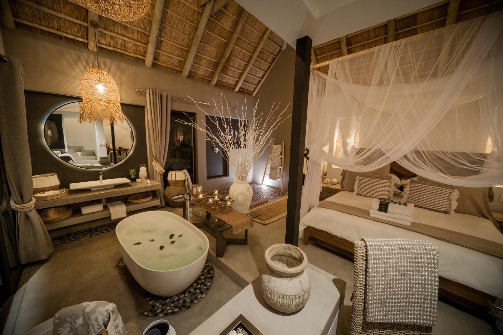 Himba Star bed Honeymoon Suite