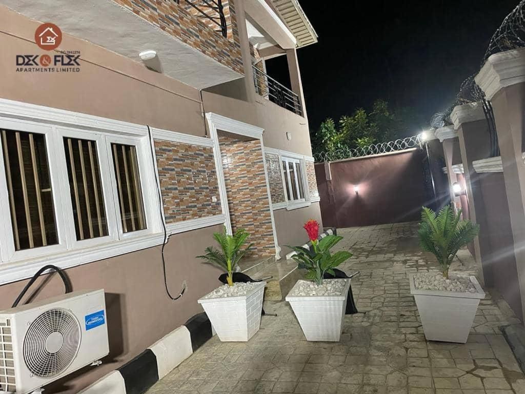 Dex & Flex Apartments