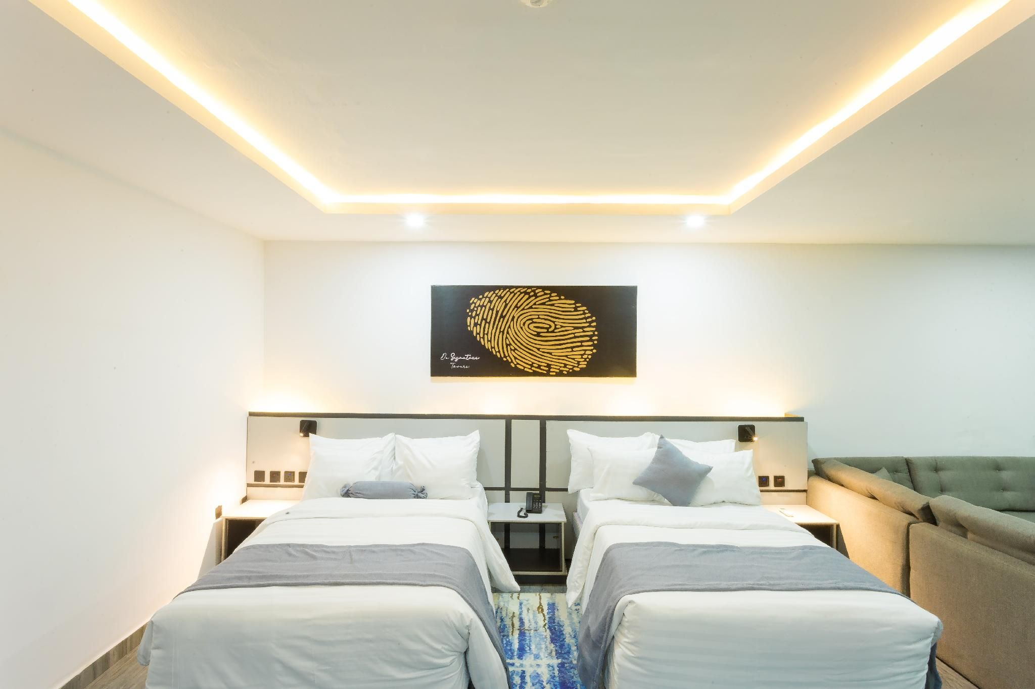 Signature Double Suite