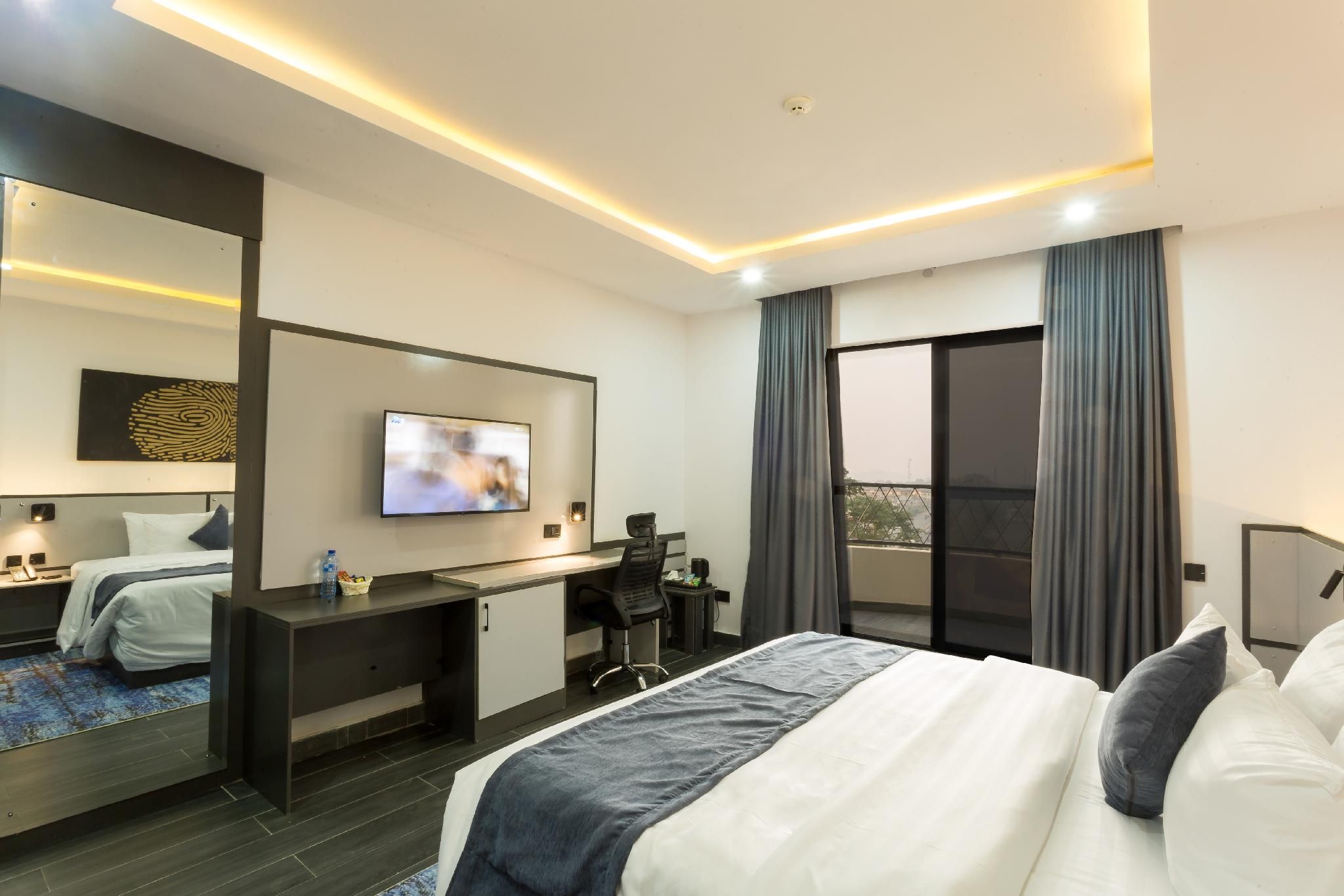 Deluxe Suite