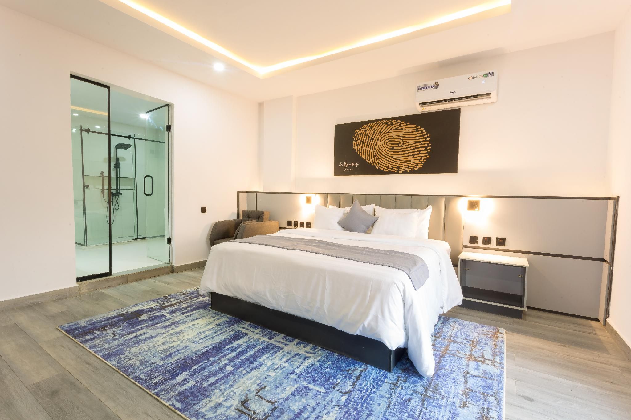 Royal Suite with King Bed