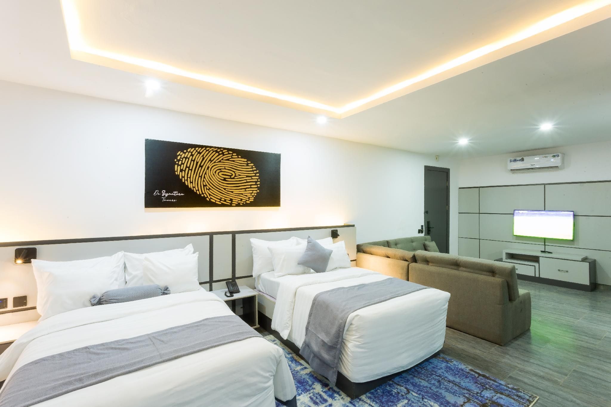 Signature Double Suite