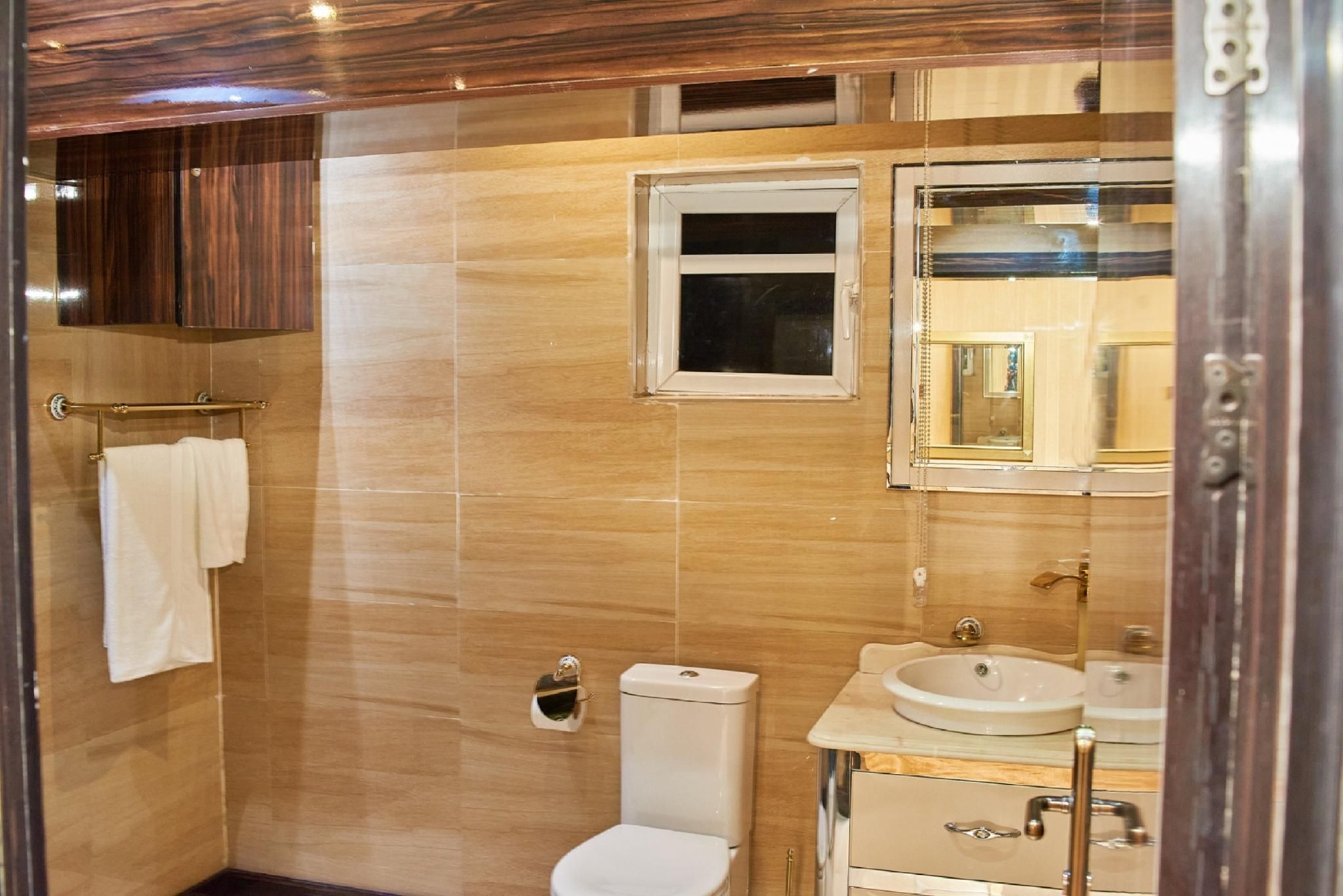 No. 1 Hotel Ibadan Luxury Rooms 2