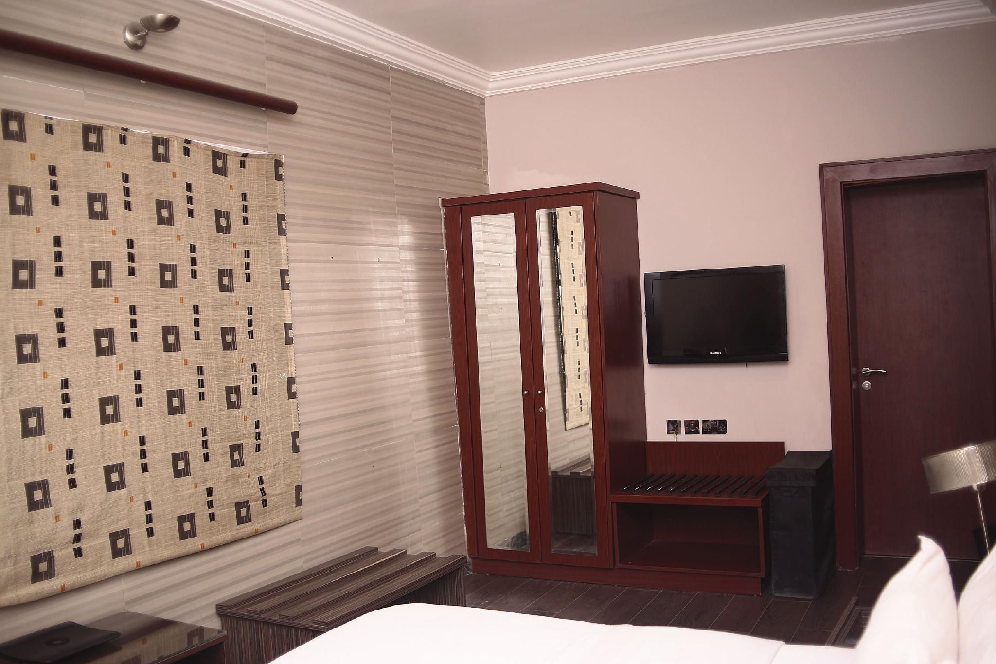 CapitalInn Plus Standard Room