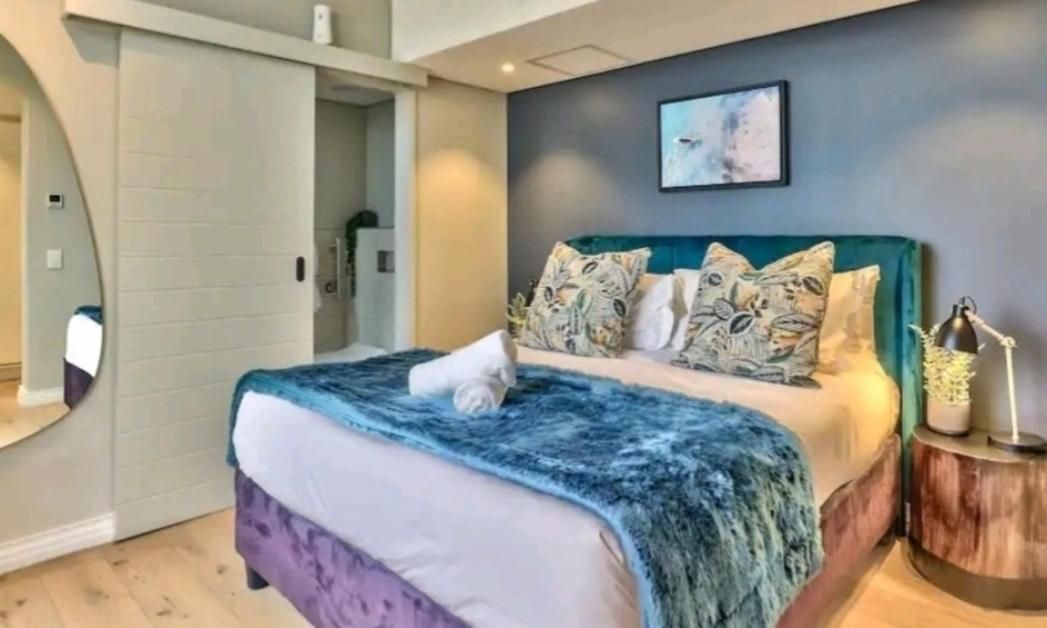 Deluxe Queen Suite