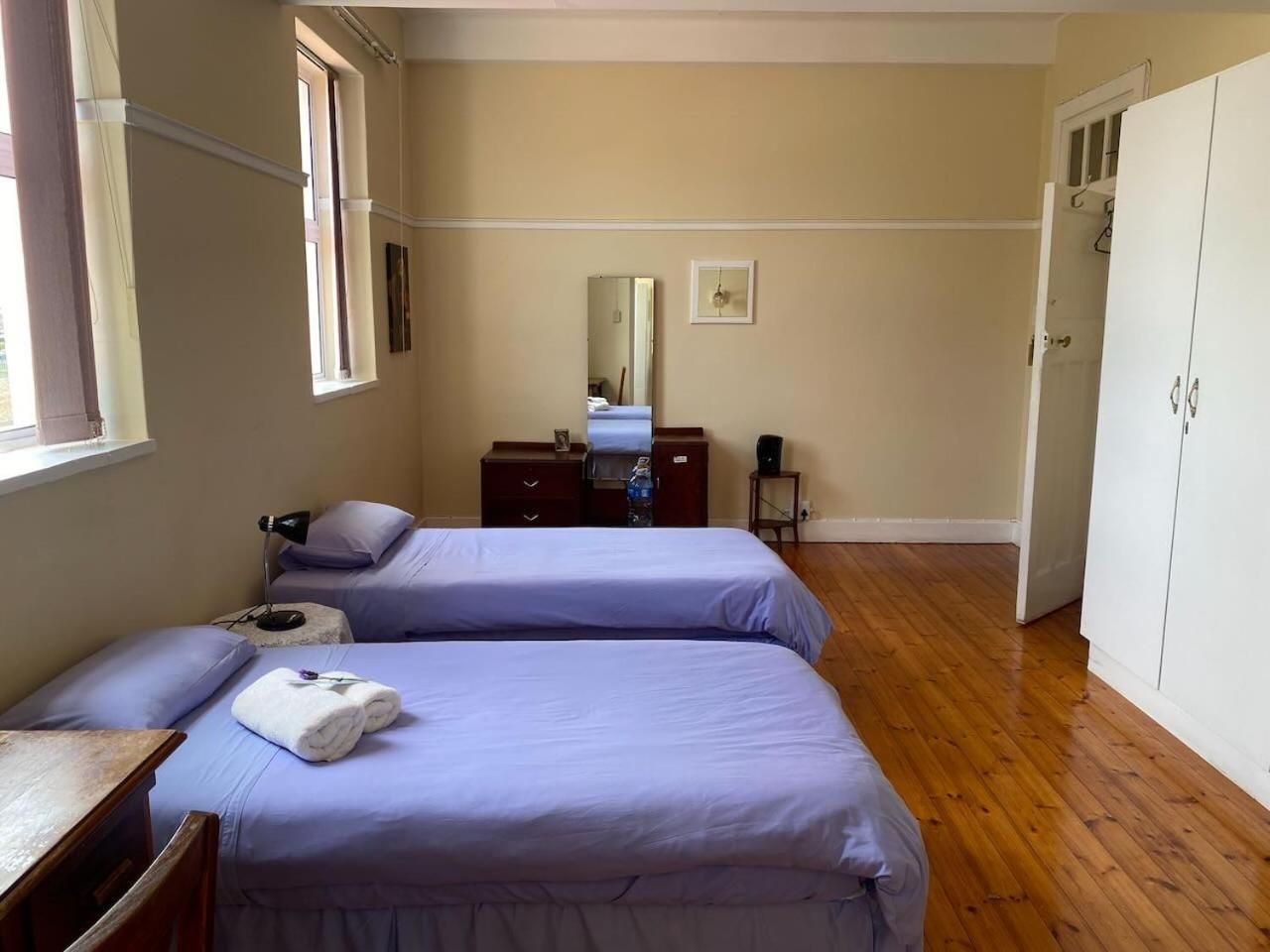 Twin Room with Shower