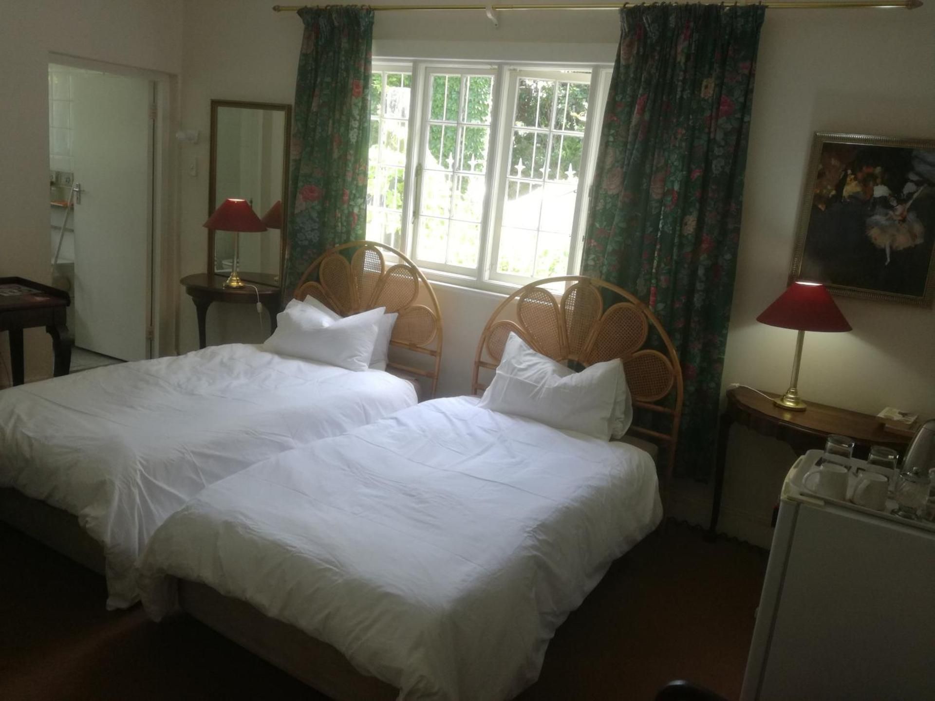 Twin Room with Private Bathroom