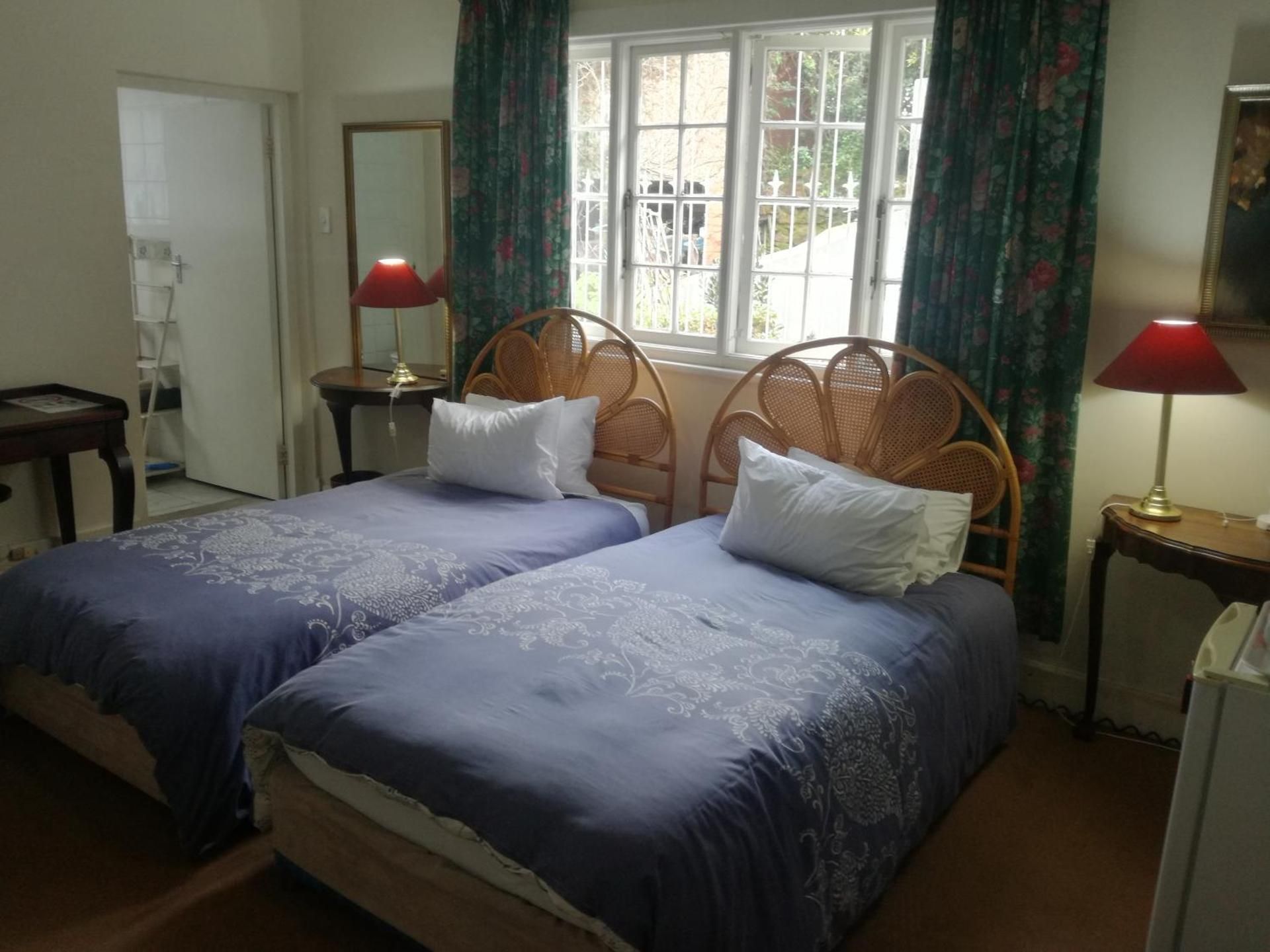 Twin Room with Private Bathroom