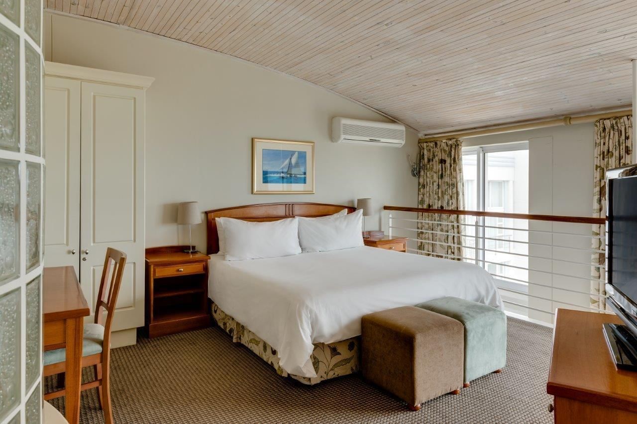 1 Bedroom Bi-level Loft, 1 King, Partial sea view