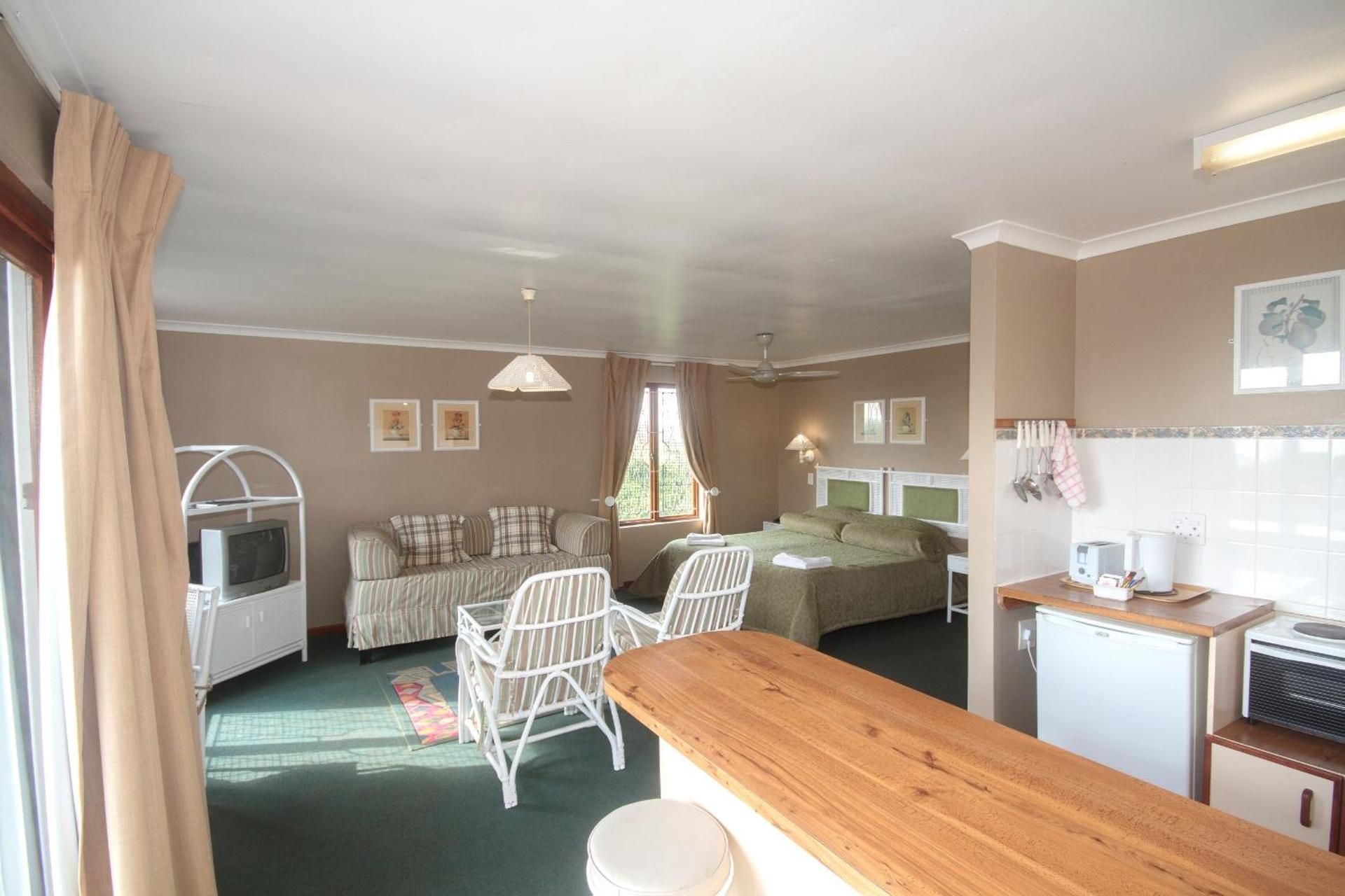 Room, 3 Beds