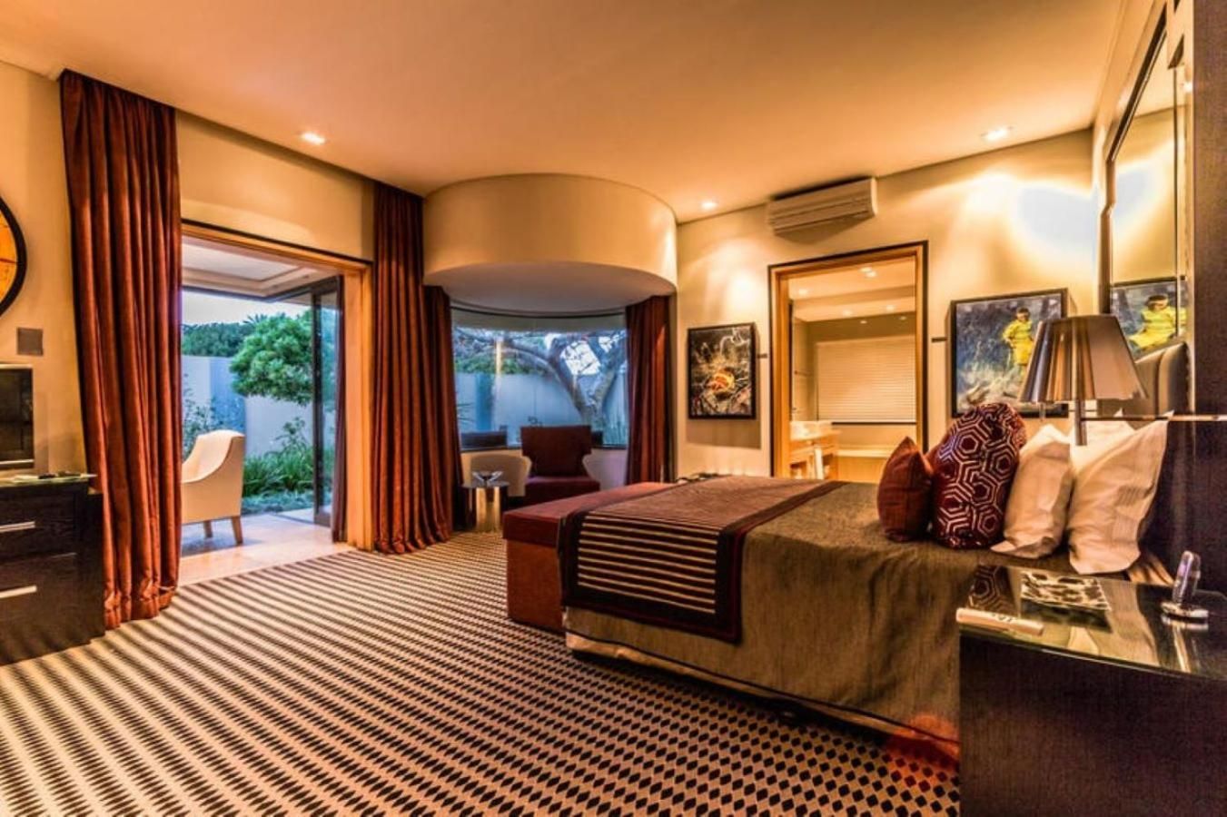 Executive Suite - Annex