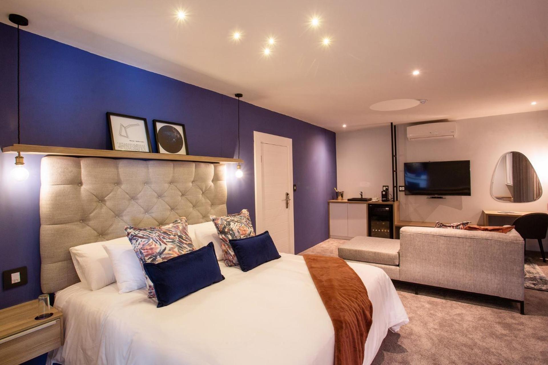 Deluxe King Suite