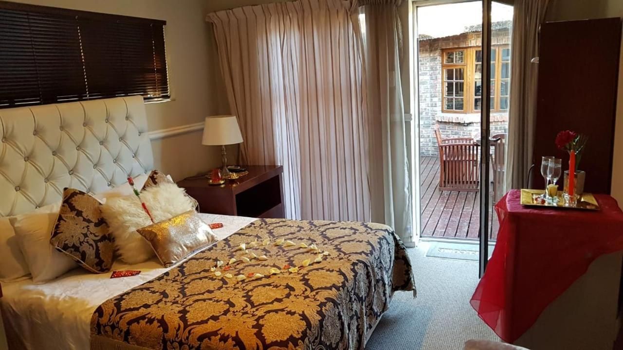 Suite with Pool View