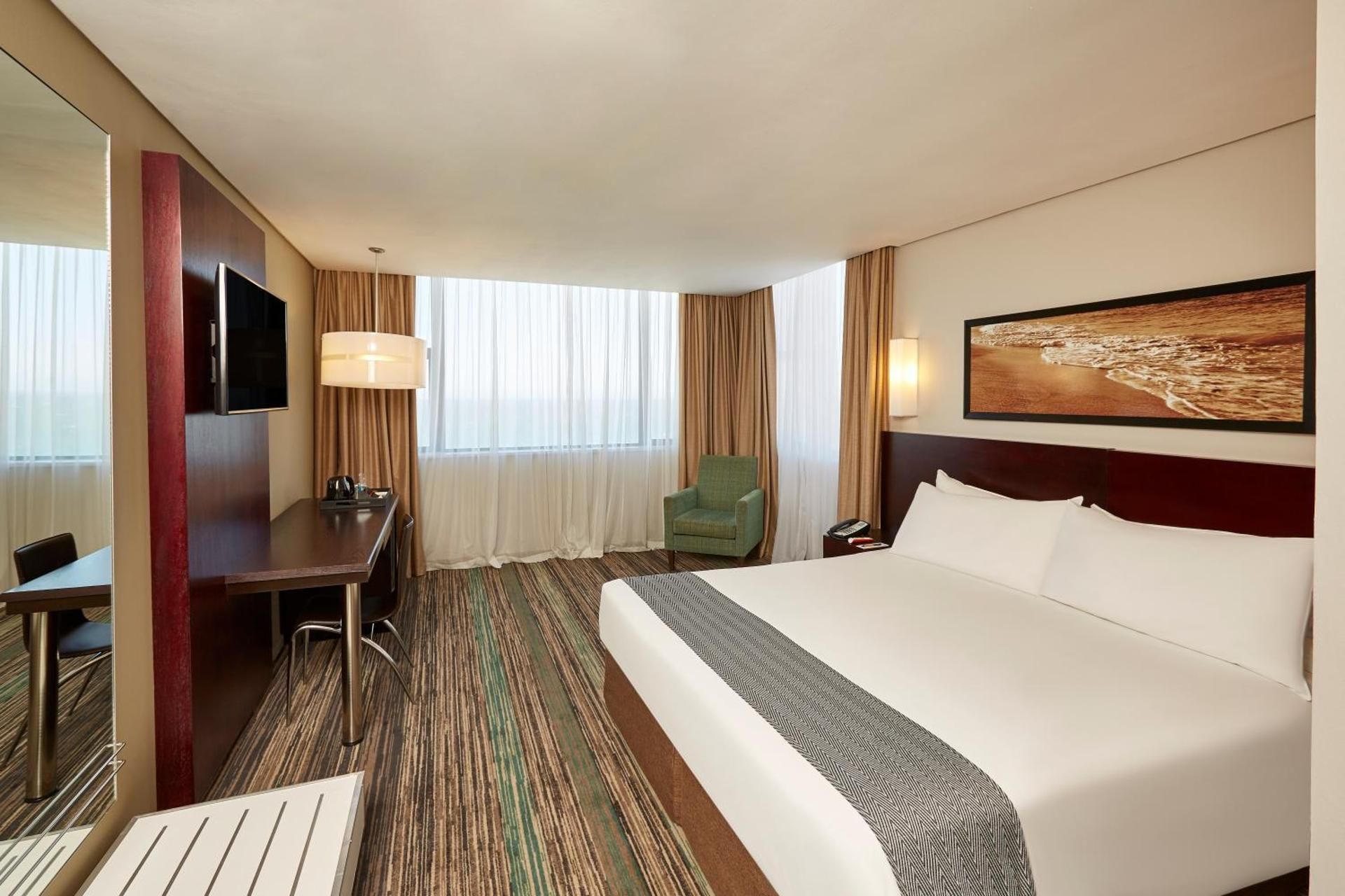 Deluxe King Room - Non-Smoking