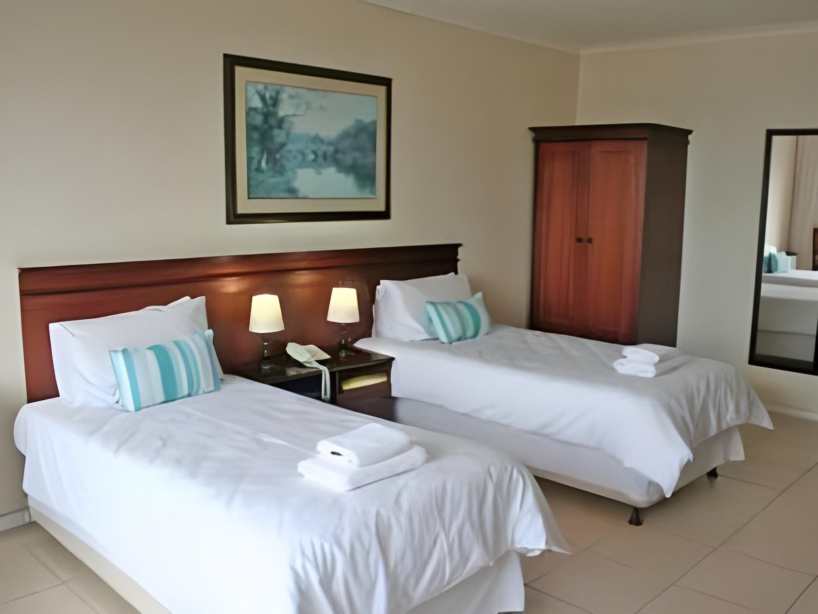 Chapman Hotela and Conference Centre Standard Twin Sea-Facing Room 2