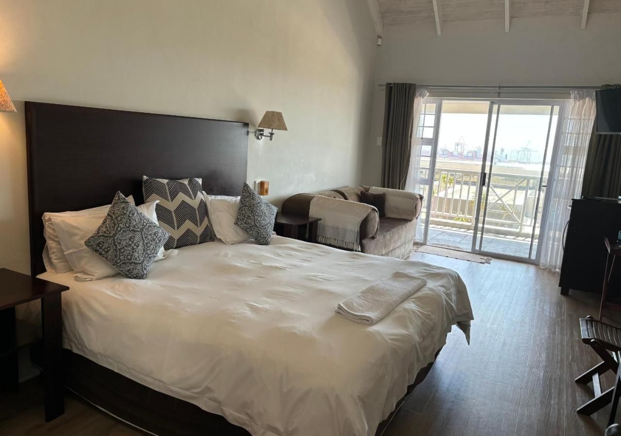 King Room with Sofa Bed