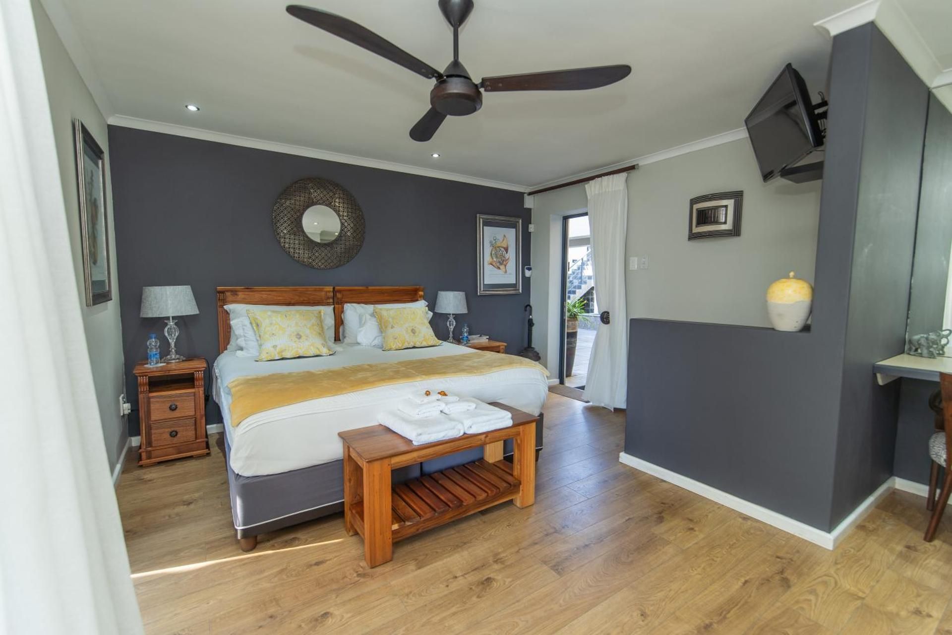 Double Room with Pool View