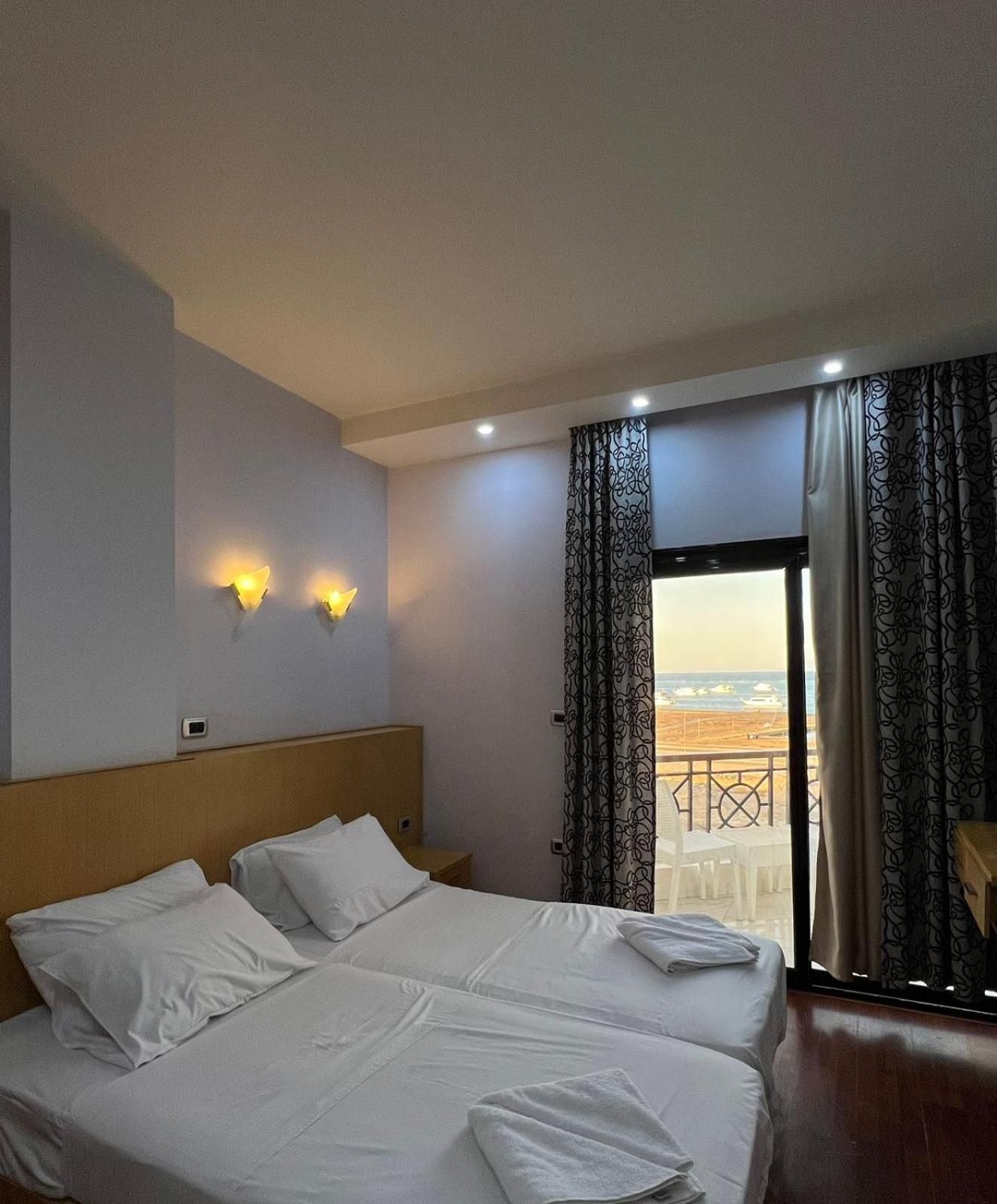 Deluxe Double Room with Balcony and Sea View