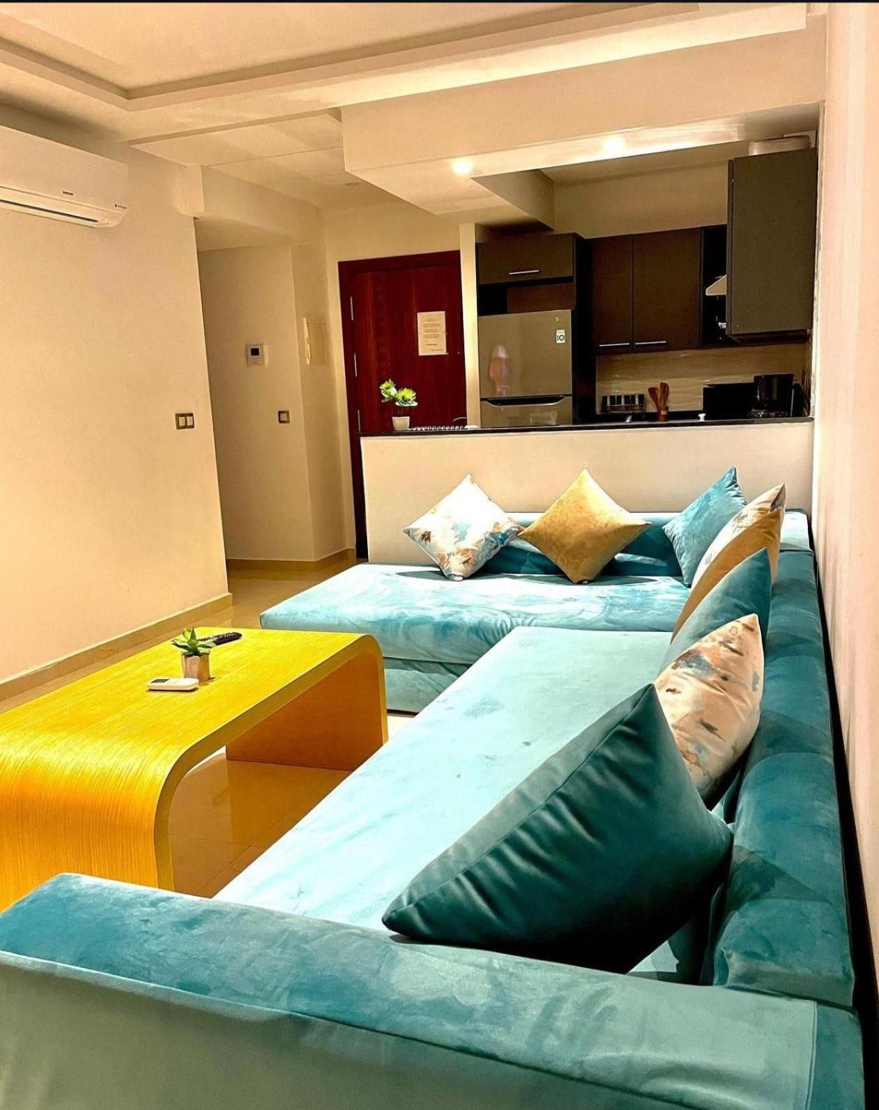 Apartment with Lateral Sea View
