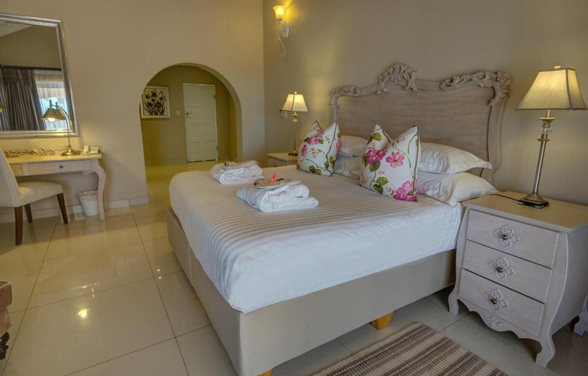 Deluxe Garden View Room with King Bed