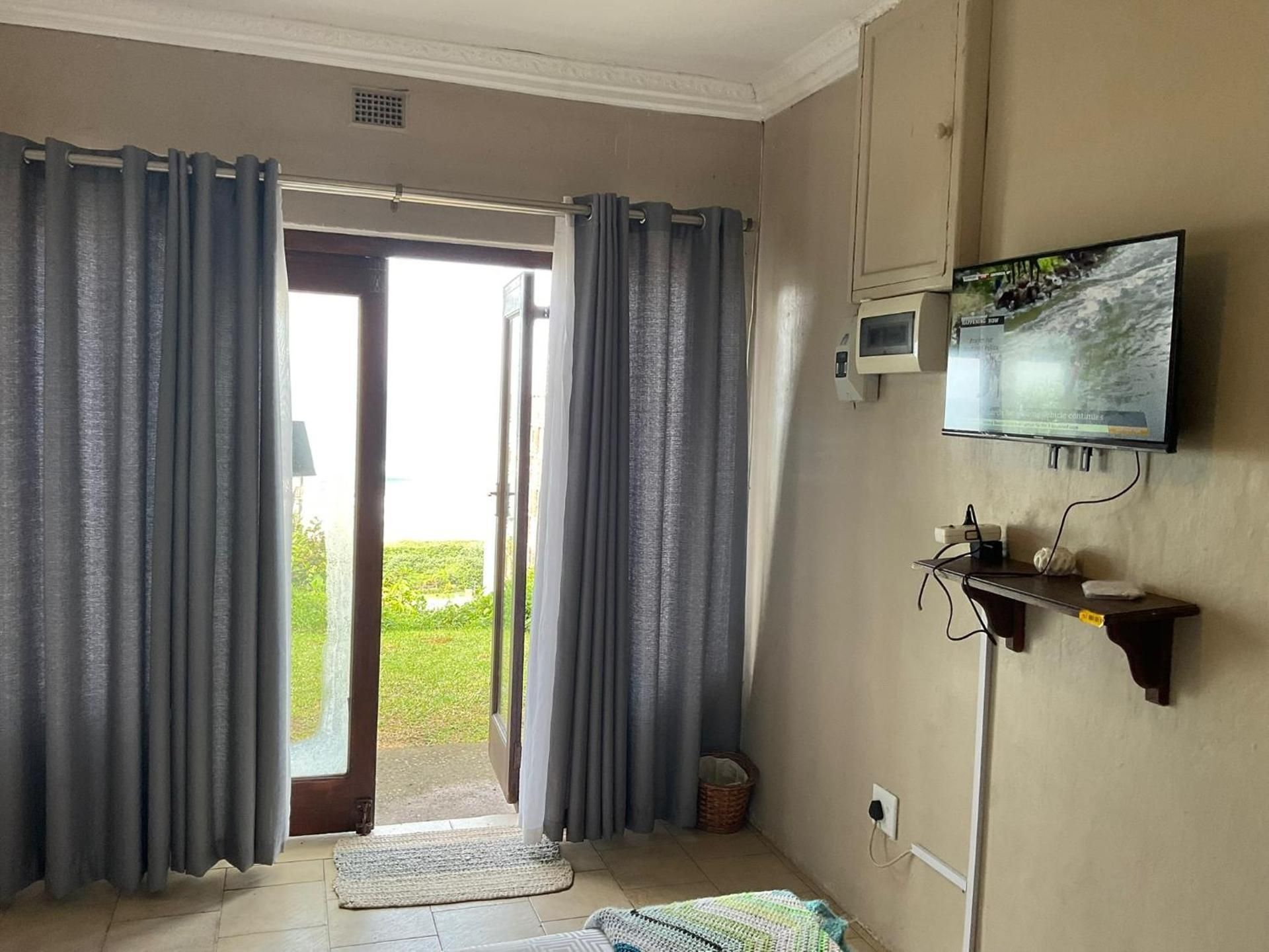 Deluxe One-Bedroom Apartment with Ocean View