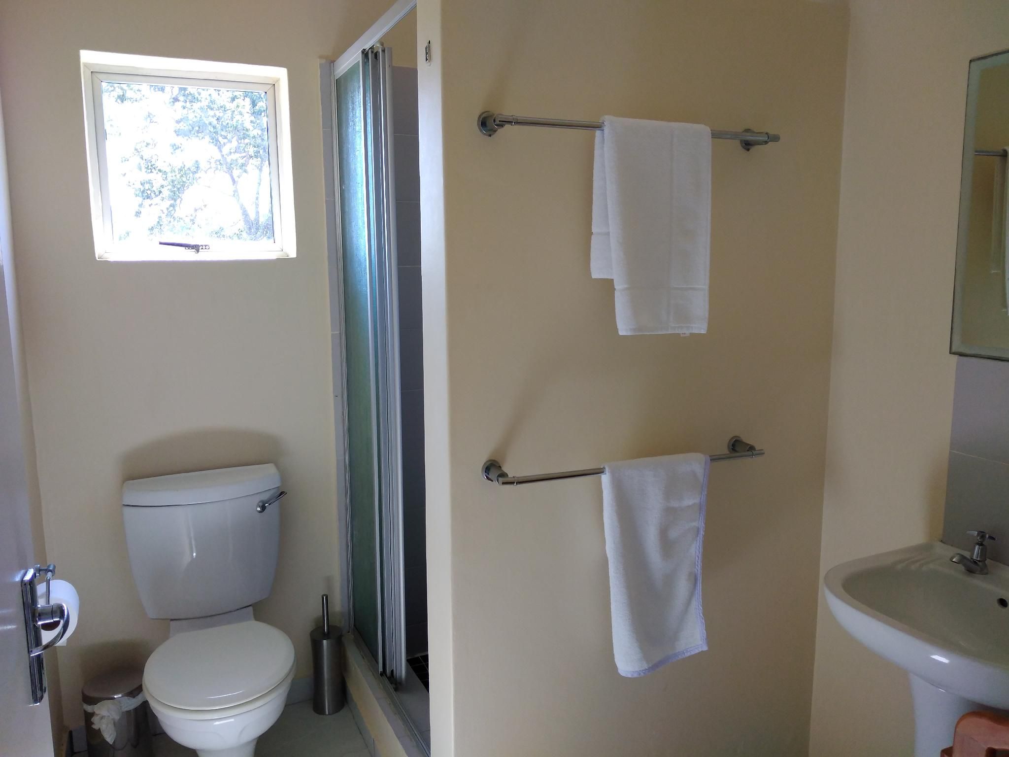 Singatha Guesthouse King Room 2