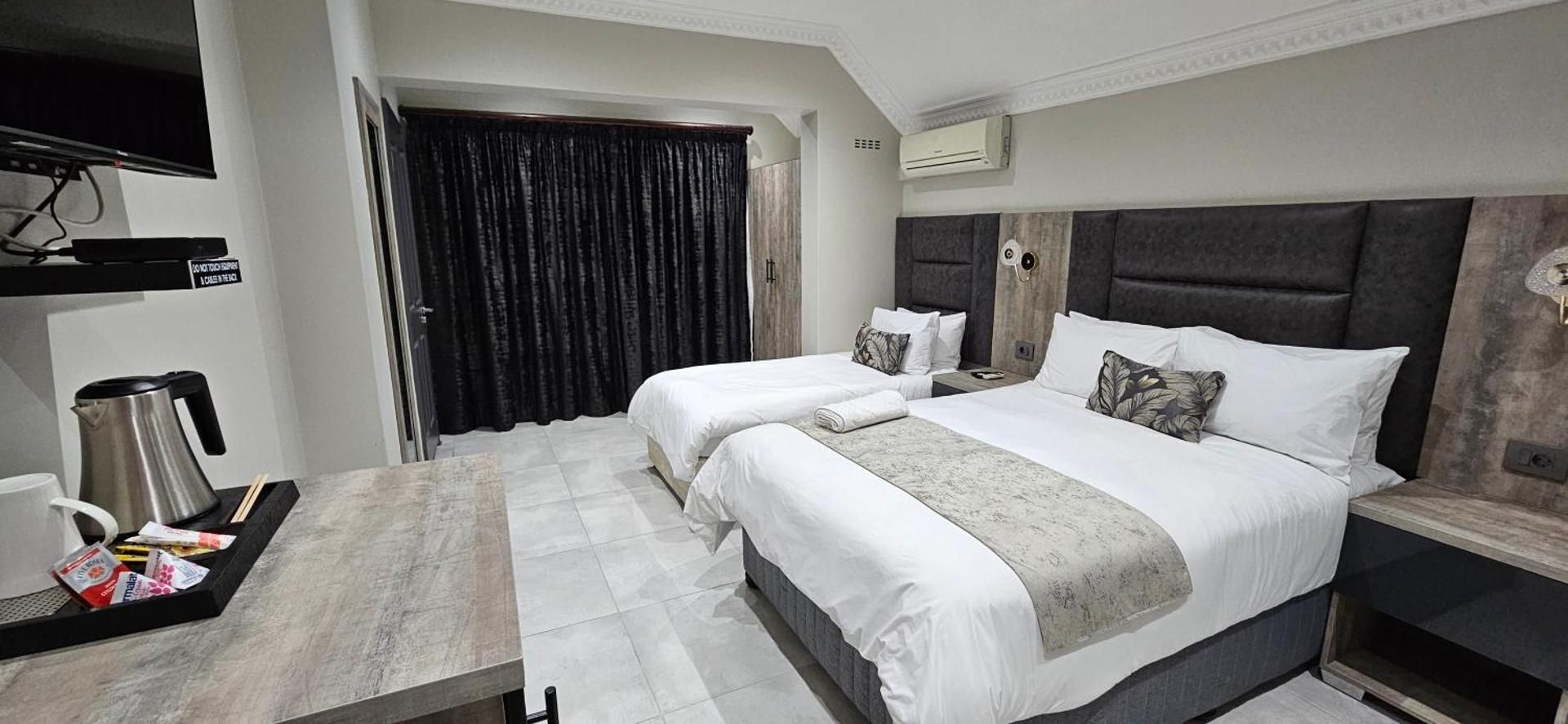 Deluxe Family Suite