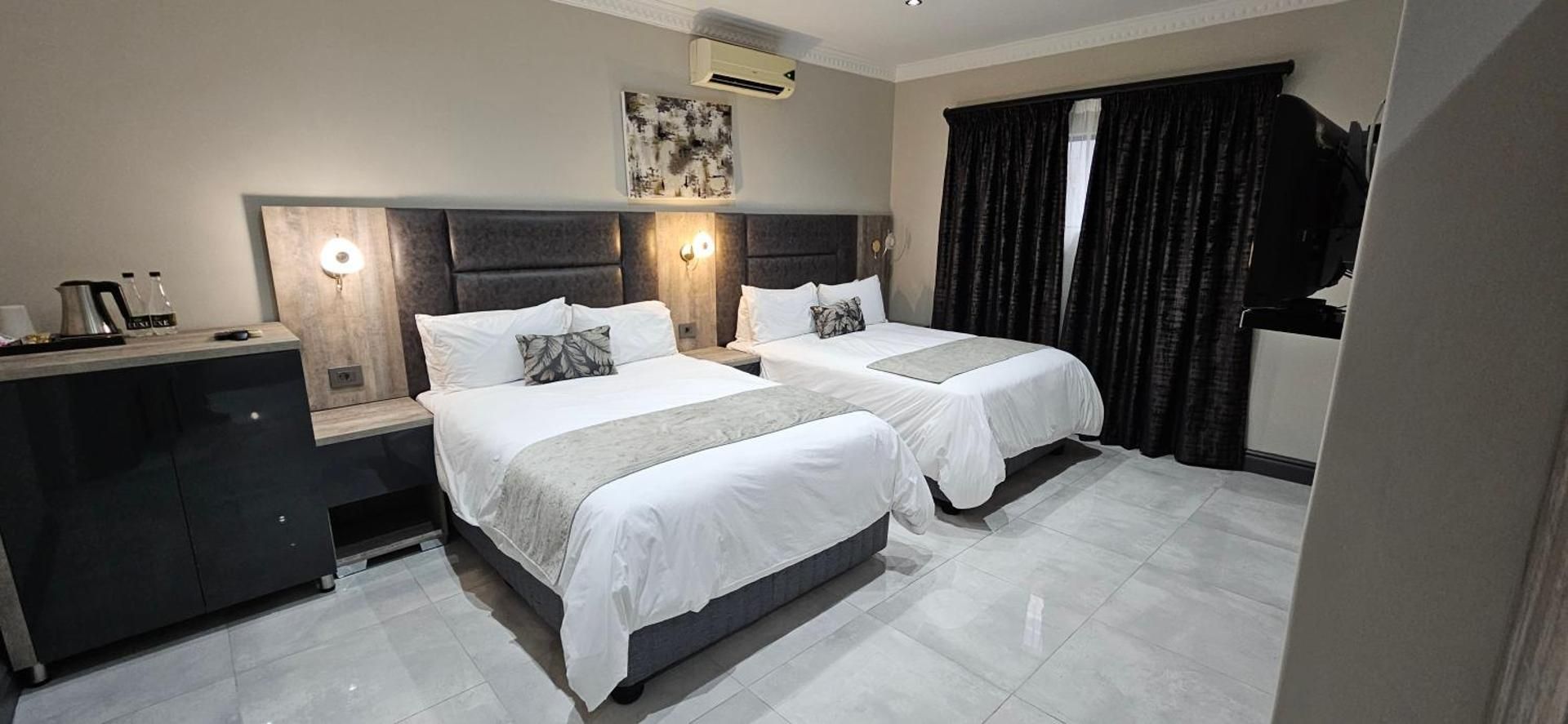 Deluxe Family Suite