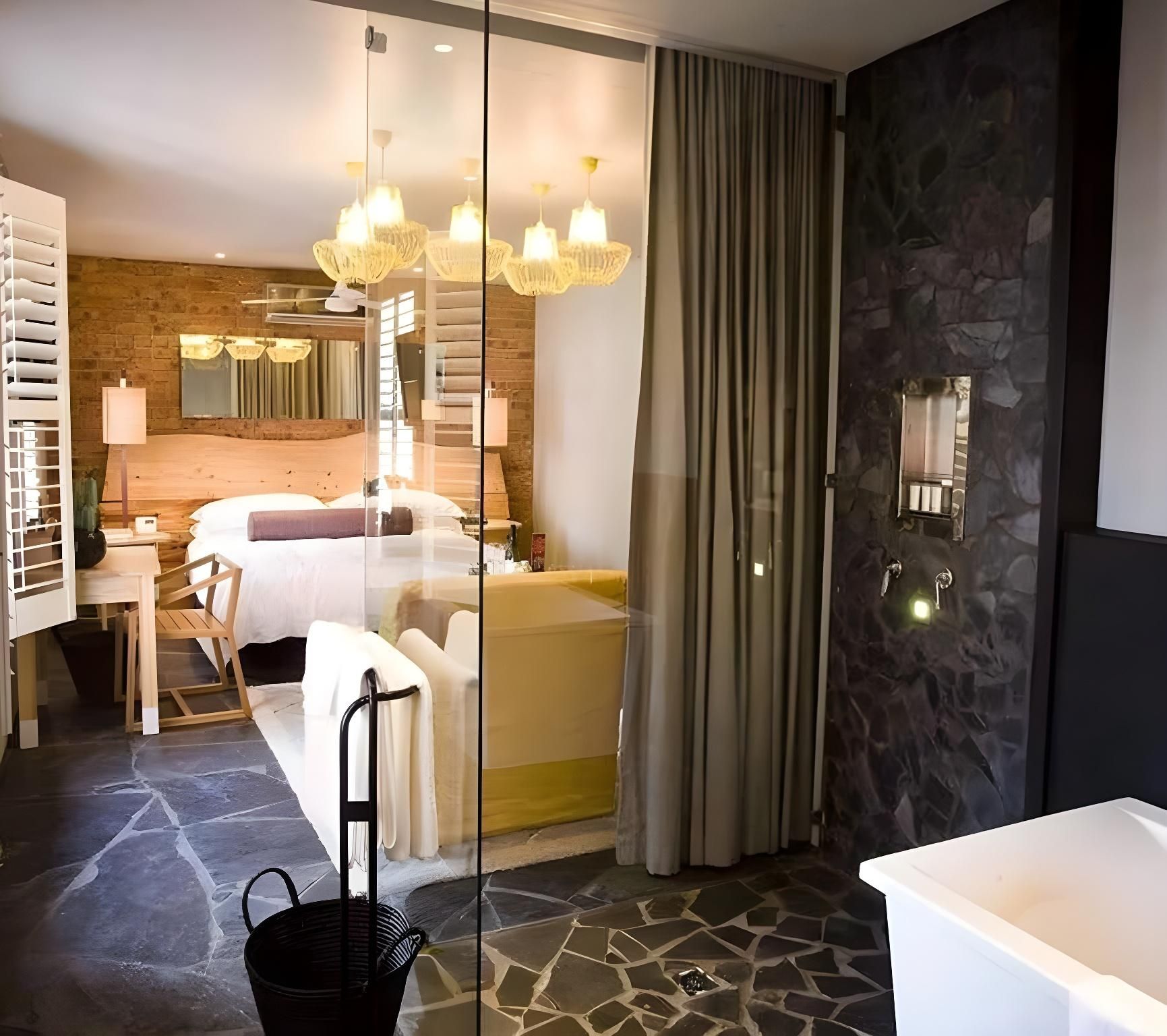 King Room with Courtyard View