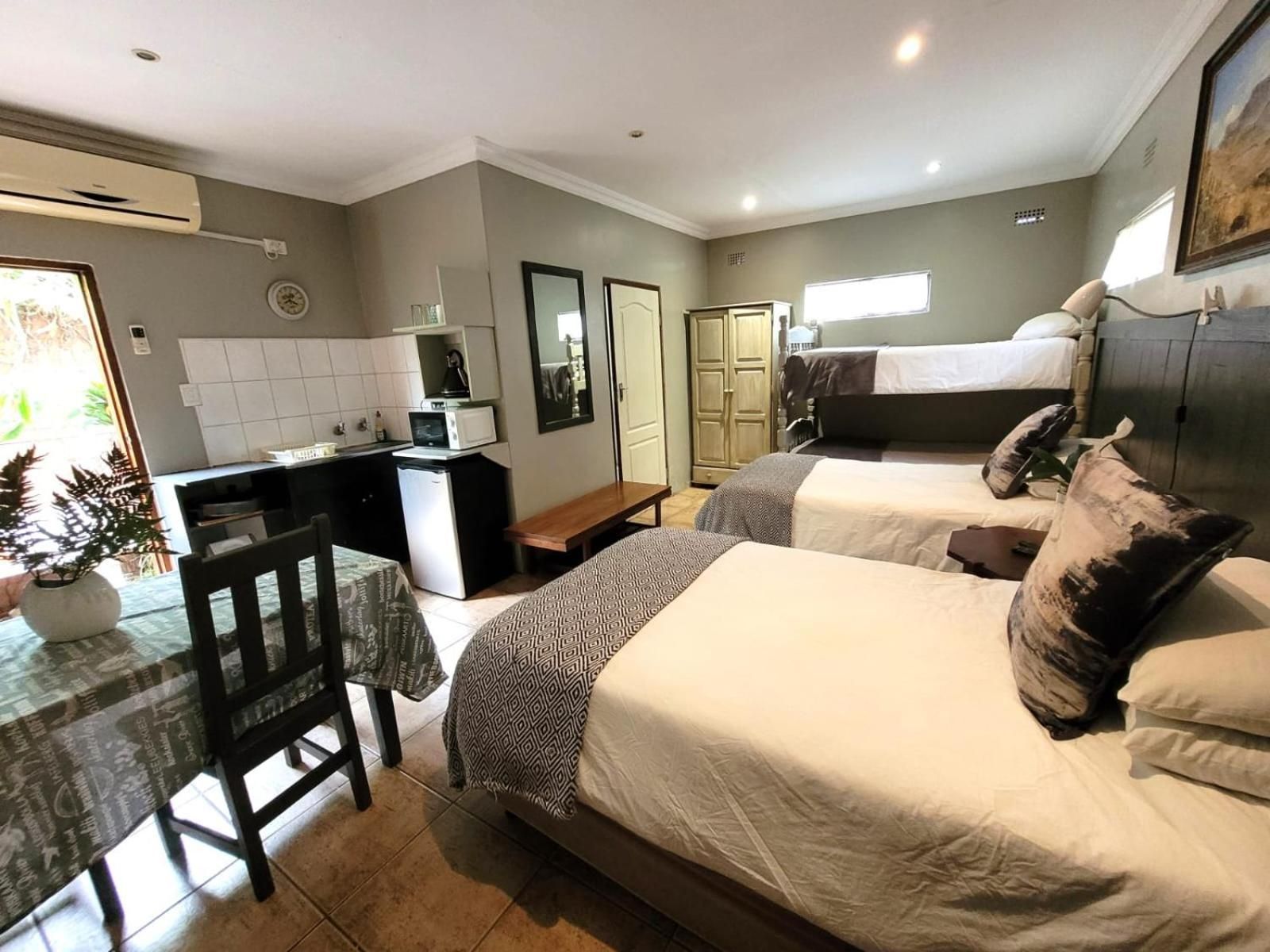 Deluxe Family Suite