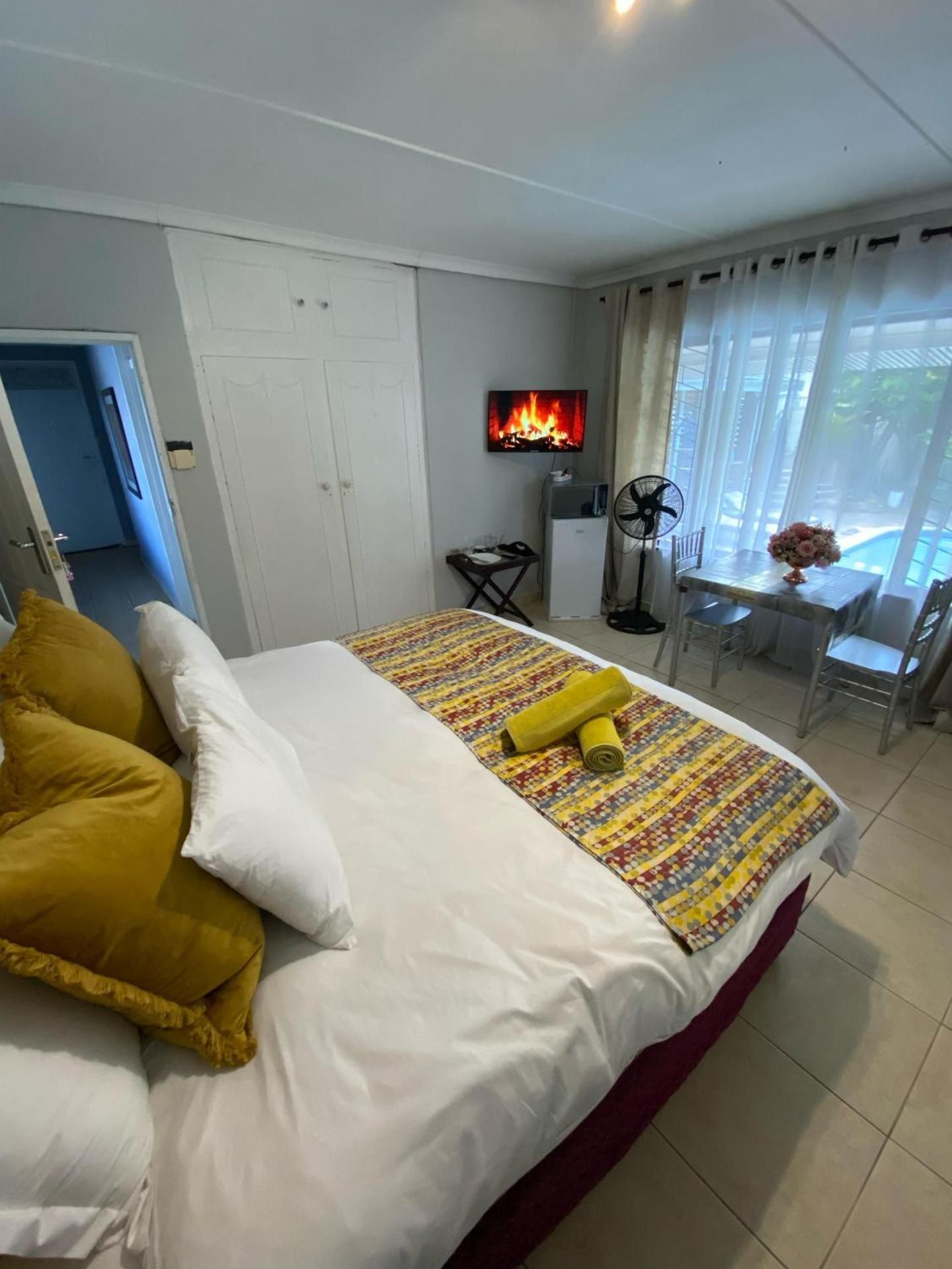Deluxe King Room