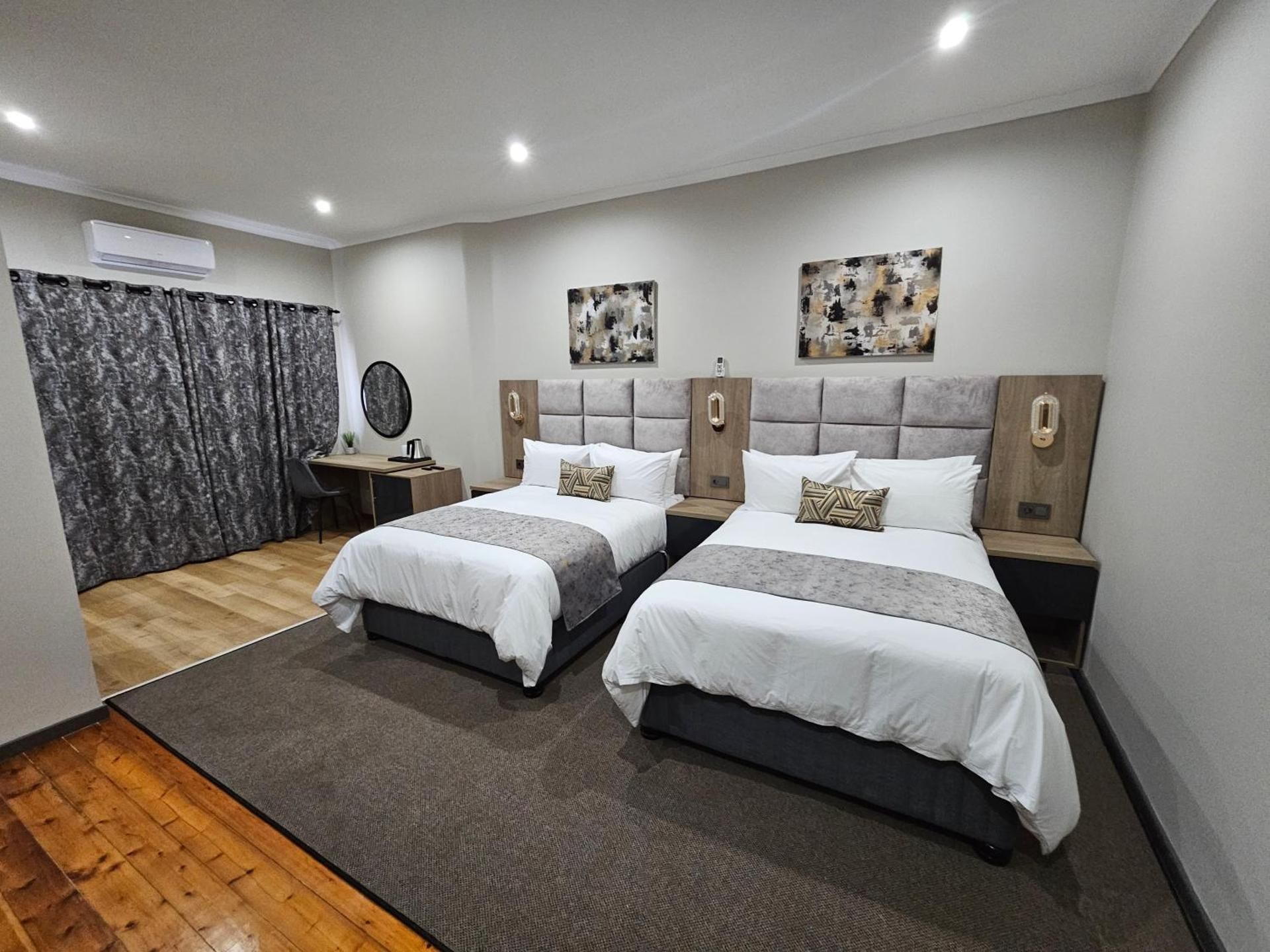 Deluxe Family Room